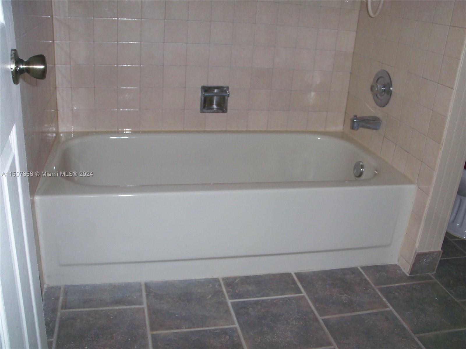 520 Orton Ave 303, Fort Lauderdale, Florida 33304, 2 Bedrooms Bedrooms, ,2 BathroomsBathrooms,Residentiallease,For Rent,520 Orton Ave 303,A11507656
