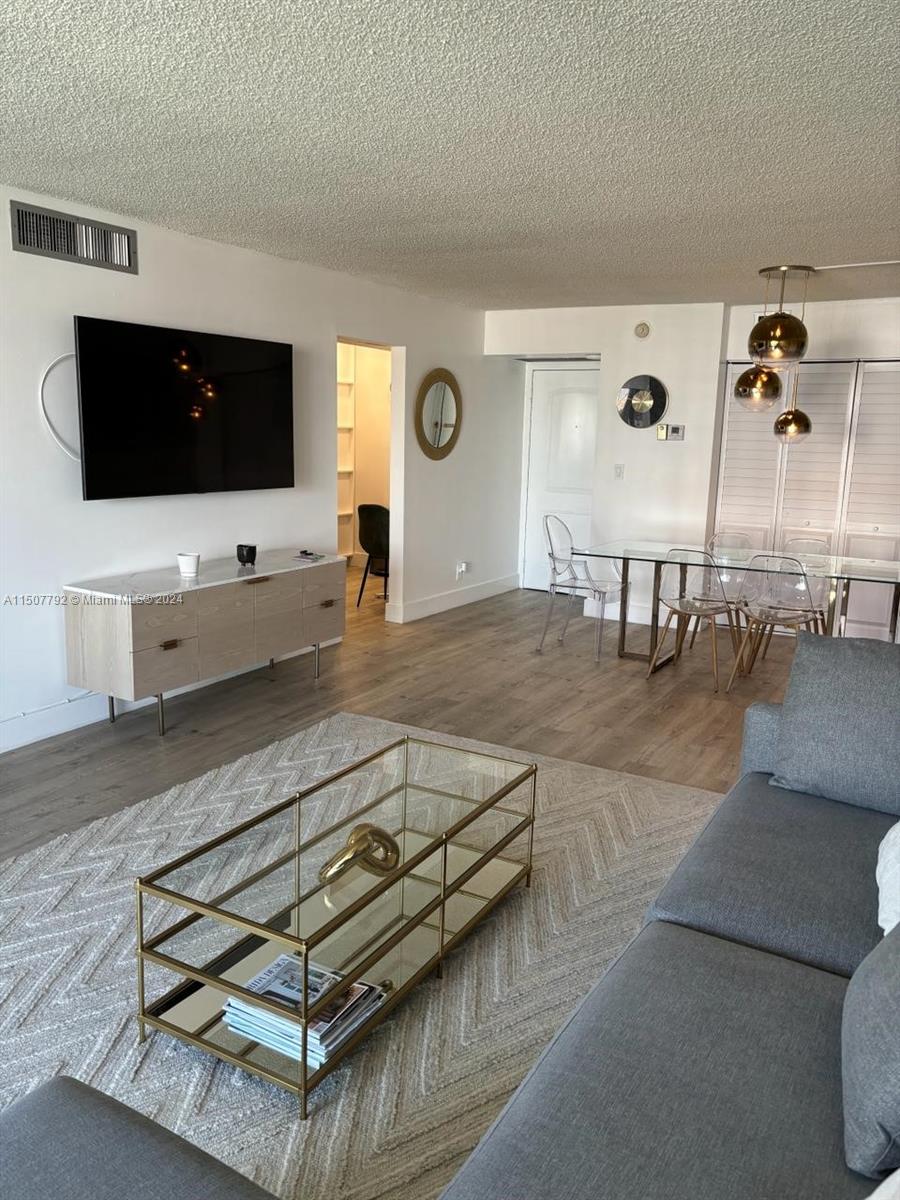 100 Bayview Dr 1031, Sunny Isles Beach, Florida 33160, 2 Bedrooms Bedrooms, ,2 BathroomsBathrooms,Residentiallease,For Rent,100 Bayview Dr 1031,A11507792