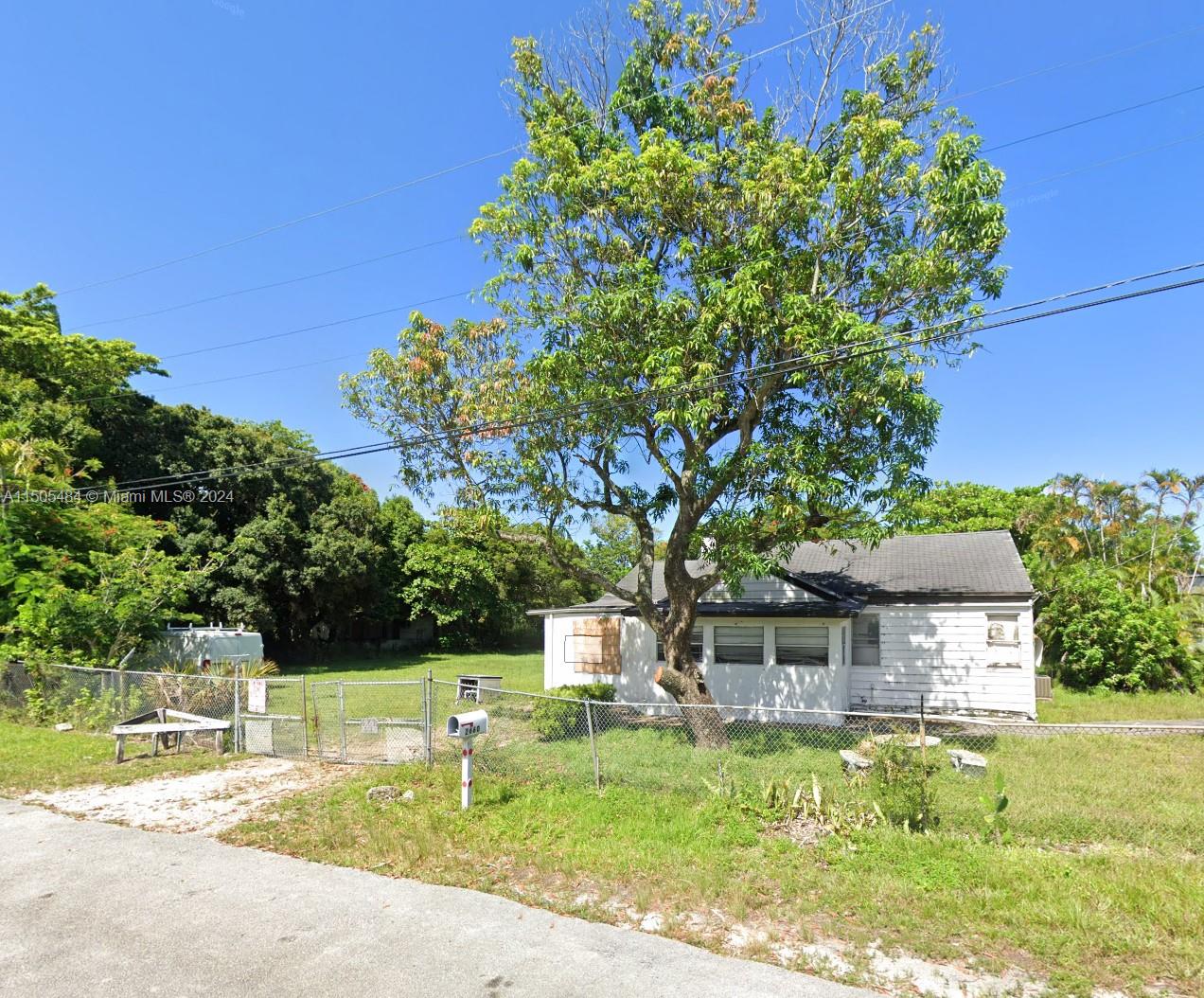2660 NW 19th Ave  For Sale A11505484, FL