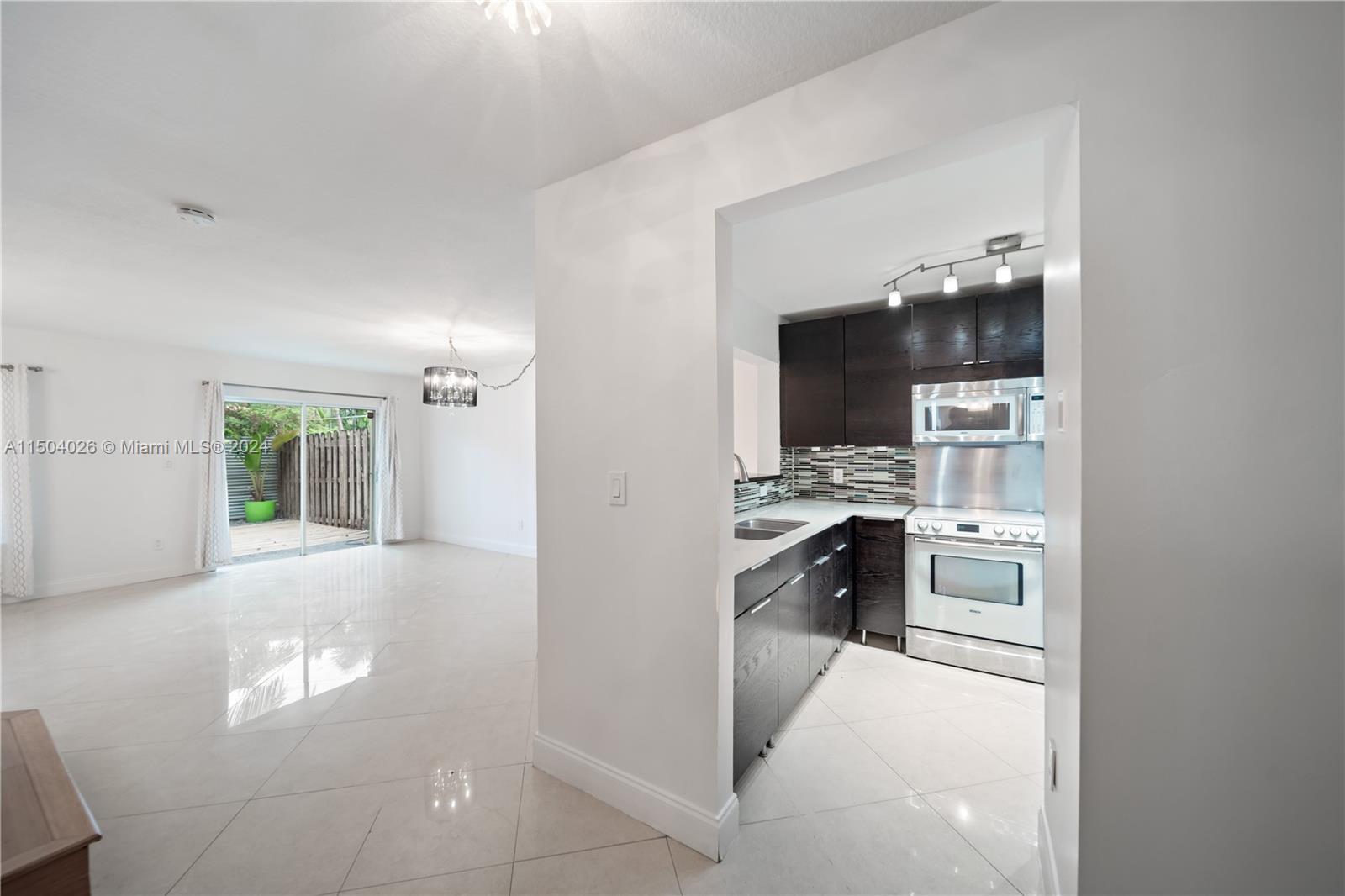 8368 SW 152nd Ave 46, Miami, Florida 33193, 3 Bedrooms Bedrooms, ,2 BathroomsBathrooms,Residential,For Sale,8368 SW 152nd Ave 46,A11504026