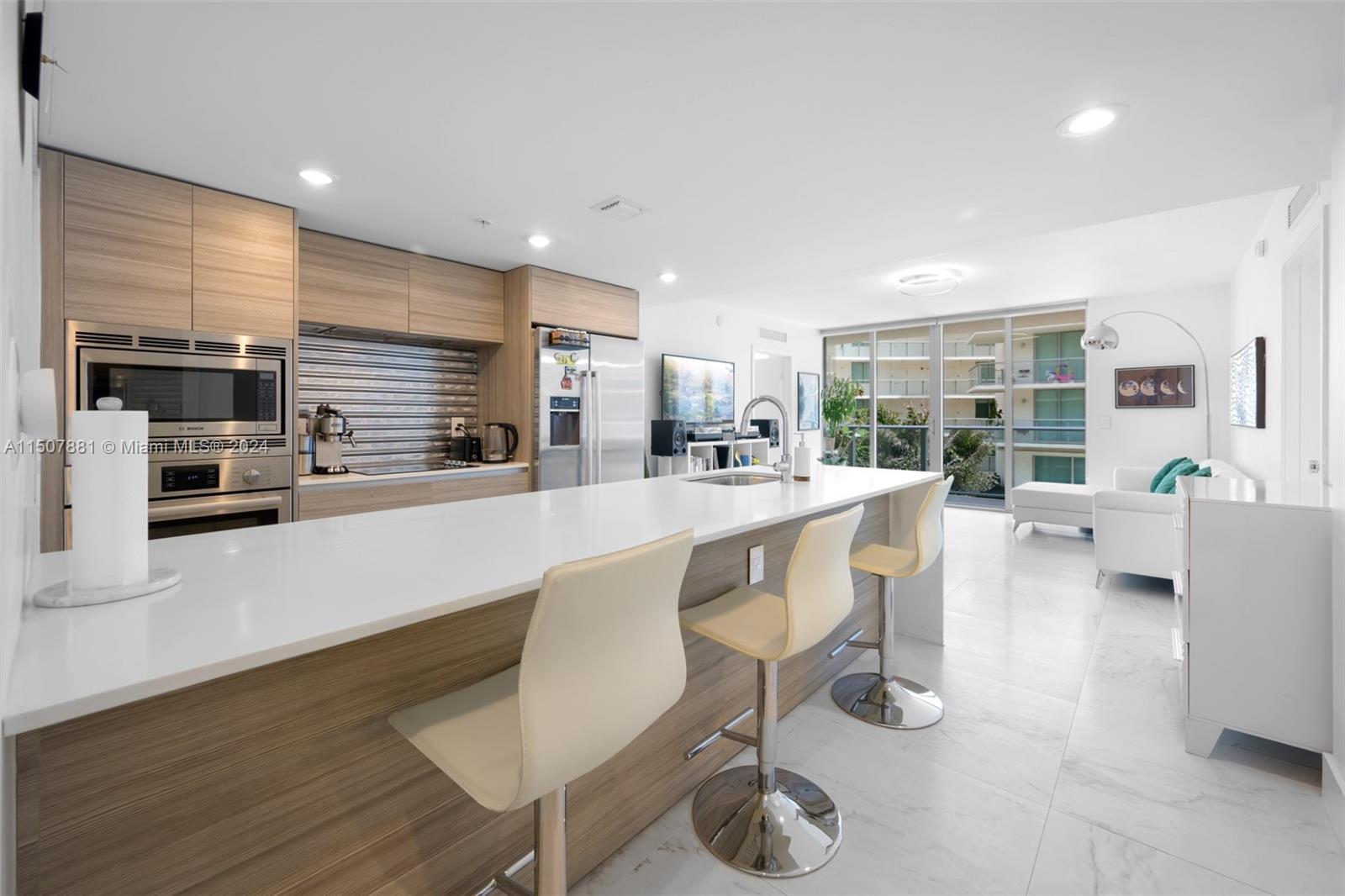 6610 Indian Creek Dr 406, Miami Beach, Florida 33141, 2 Bedrooms Bedrooms, ,2 BathroomsBathrooms,Residentiallease,For Rent,6610 Indian Creek Dr 406,A11507881