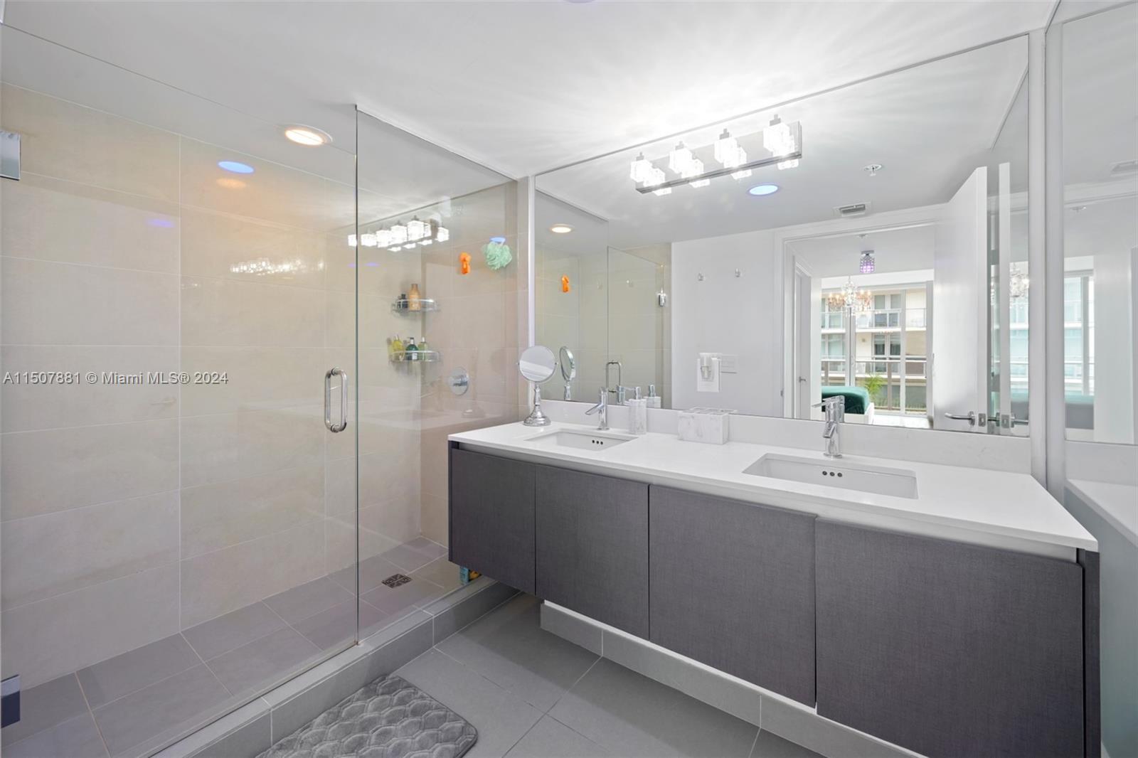 6610 Indian Creek Dr 406, Miami Beach, Florida 33141, 2 Bedrooms Bedrooms, ,2 BathroomsBathrooms,Residentiallease,For Rent,6610 Indian Creek Dr 406,A11507881