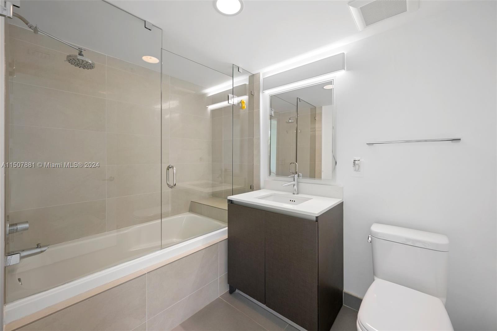 6610 Indian Creek Dr 406, Miami Beach, Florida 33141, 2 Bedrooms Bedrooms, ,2 BathroomsBathrooms,Residentiallease,For Rent,6610 Indian Creek Dr 406,A11507881