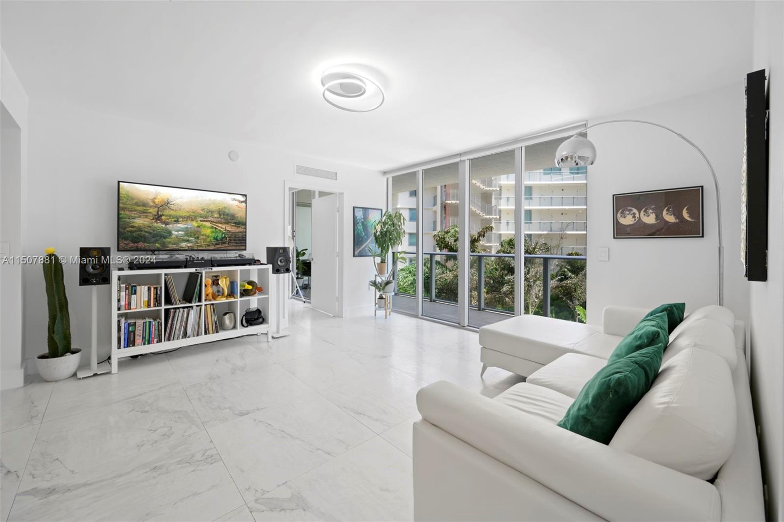 6610 Indian Creek Dr 406, Miami Beach, Florida 33141, 2 Bedrooms Bedrooms, ,2 BathroomsBathrooms,Residentiallease,For Rent,6610 Indian Creek Dr 406,A11507881