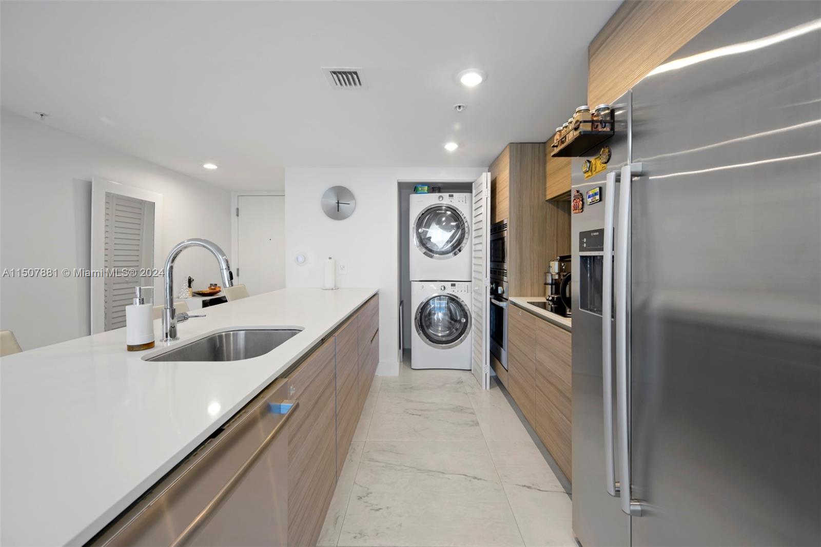 6610 Indian Creek Dr 406, Miami Beach, Florida 33141, 2 Bedrooms Bedrooms, ,2 BathroomsBathrooms,Residentiallease,For Rent,6610 Indian Creek Dr 406,A11507881