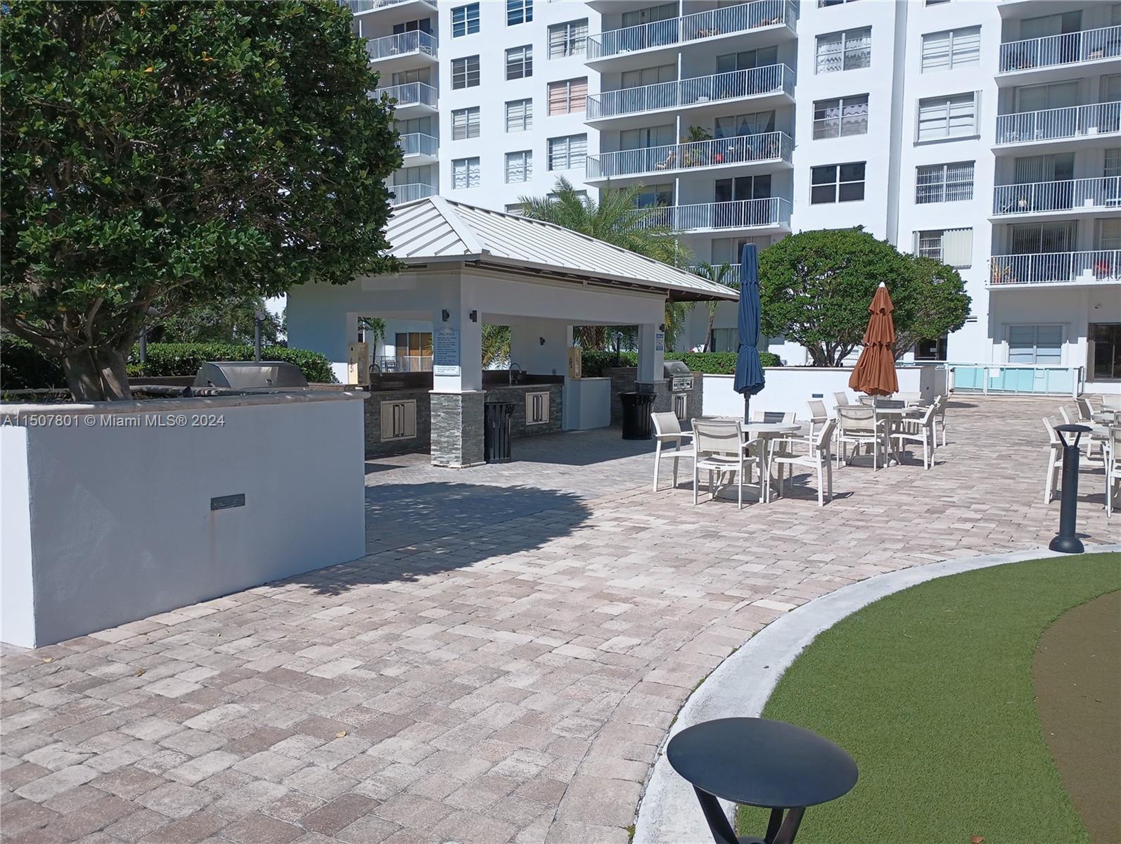 2851 NE 183rd St 1712E, Aventura, Florida 33160, 2 Bedrooms Bedrooms, ,2 BathroomsBathrooms,Residentiallease,For Rent,2851 NE 183rd St 1712E,A11507801