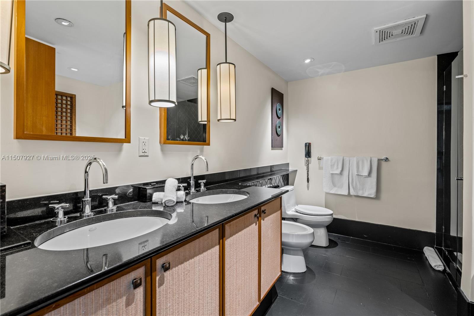 Miami Beach, Florida 33139, 1 Bedroom Bedrooms, ,1 BathroomBathrooms,Residentiallease,For Rent,A11507927