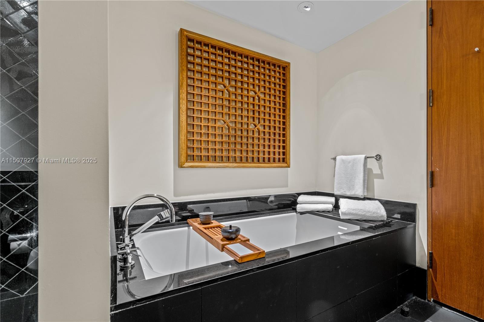 Miami Beach, Florida 33139, 1 Bedroom Bedrooms, ,1 BathroomBathrooms,Residentiallease,For Rent,A11507927