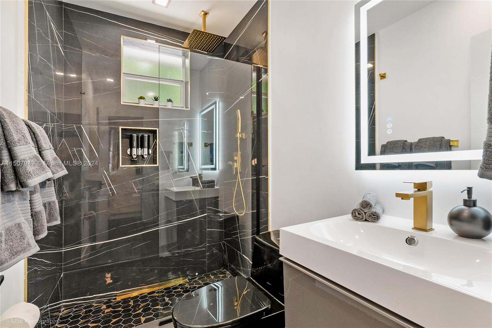 5624 NW 5th Ave Whole Villa, Miami, Florida 33127, 5 Bedrooms Bedrooms, ,5 BathroomsBathrooms,Residentiallease,For Rent,5624 NW 5th Ave Whole Villa,A11507949