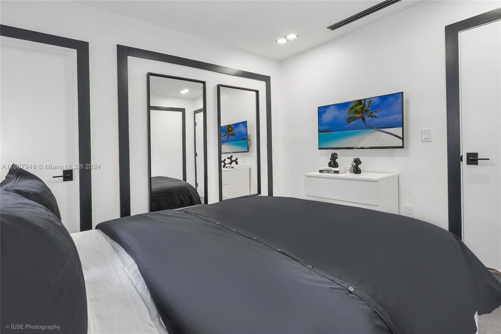 5624 NW 5th Ave Whole Villa, Miami, Florida 33127, 5 Bedrooms Bedrooms, ,5 BathroomsBathrooms,Residentiallease,For Rent,5624 NW 5th Ave Whole Villa,A11507949