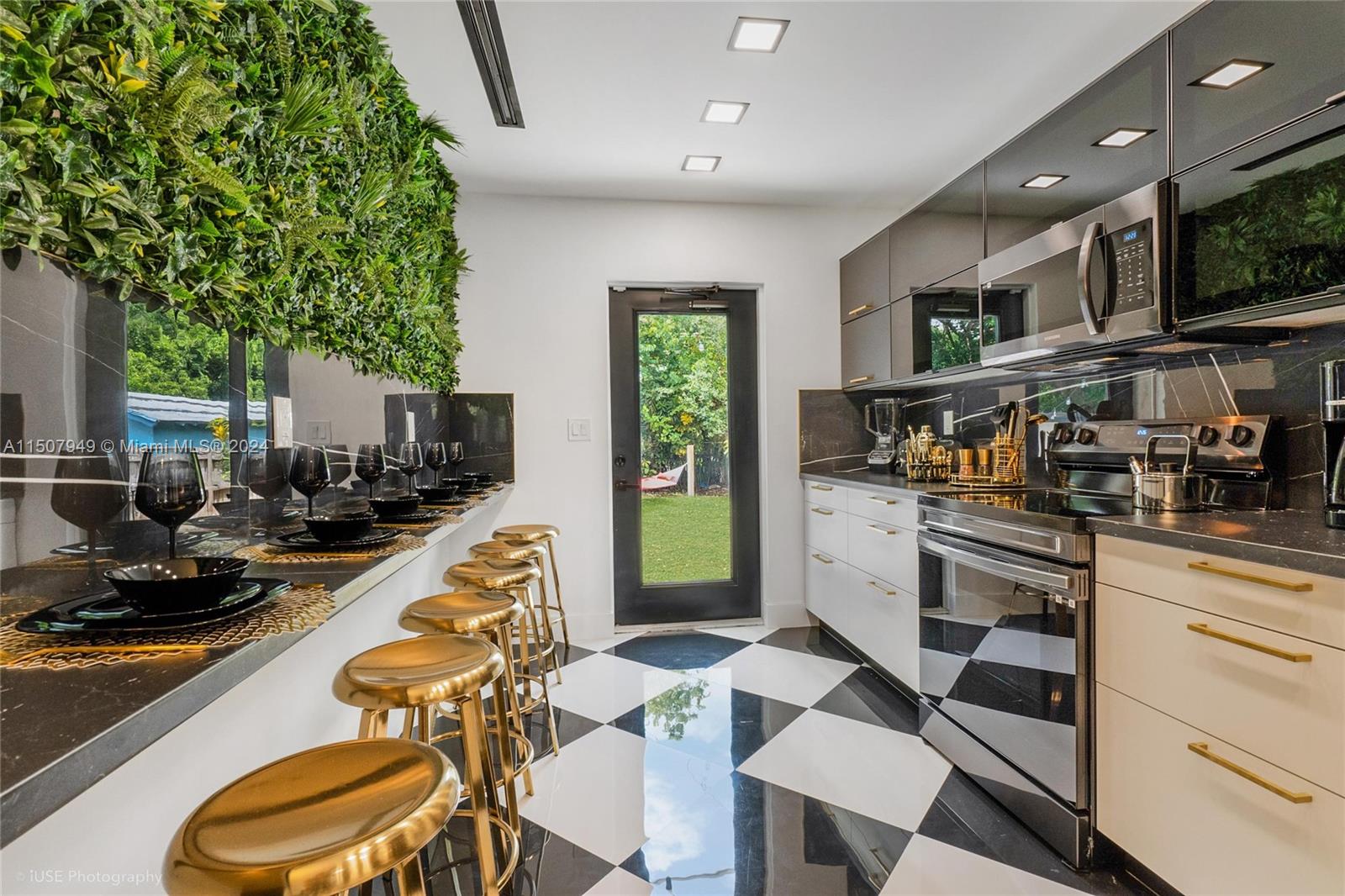 5624 NW 5th Ave Whole Villa, Miami, Florida 33127, 5 Bedrooms Bedrooms, ,5 BathroomsBathrooms,Residentiallease,For Rent,5624 NW 5th Ave Whole Villa,A11507949