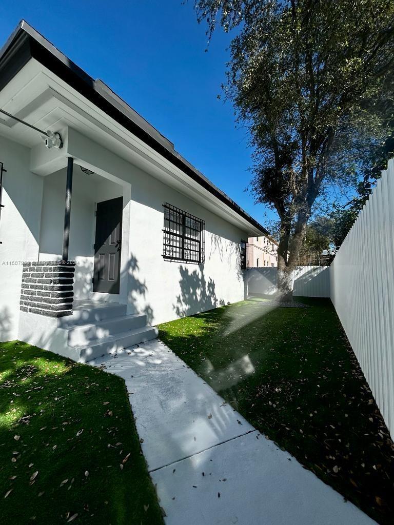 5541 NW 1st Ave 4, Miami, Florida 33127, 2 Bedrooms Bedrooms, ,1 BathroomBathrooms,Residentiallease,For Rent,5541 NW 1st Ave 4,A11507958