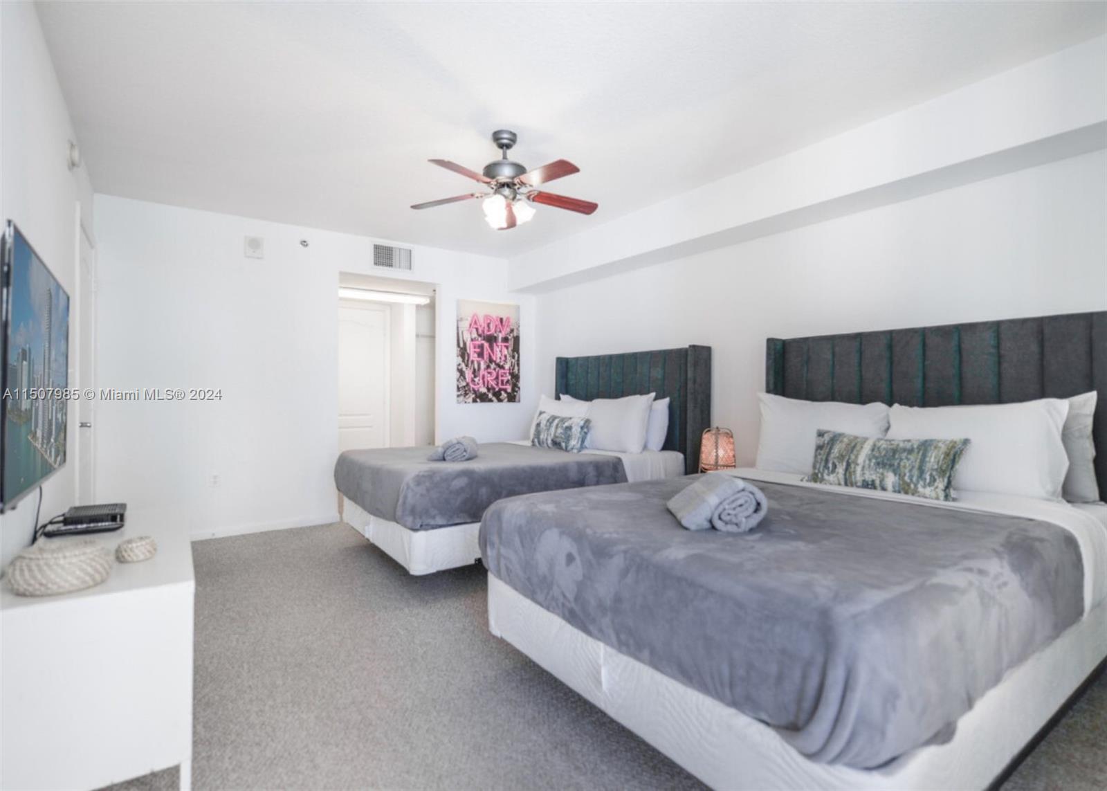 1200 Brickell Bay Dr 3004, Miami, Florida 33131, 1 Bedroom Bedrooms, ,1 BathroomBathrooms,Residential,For Sale,1200 Brickell Bay Dr 3004,A11507985