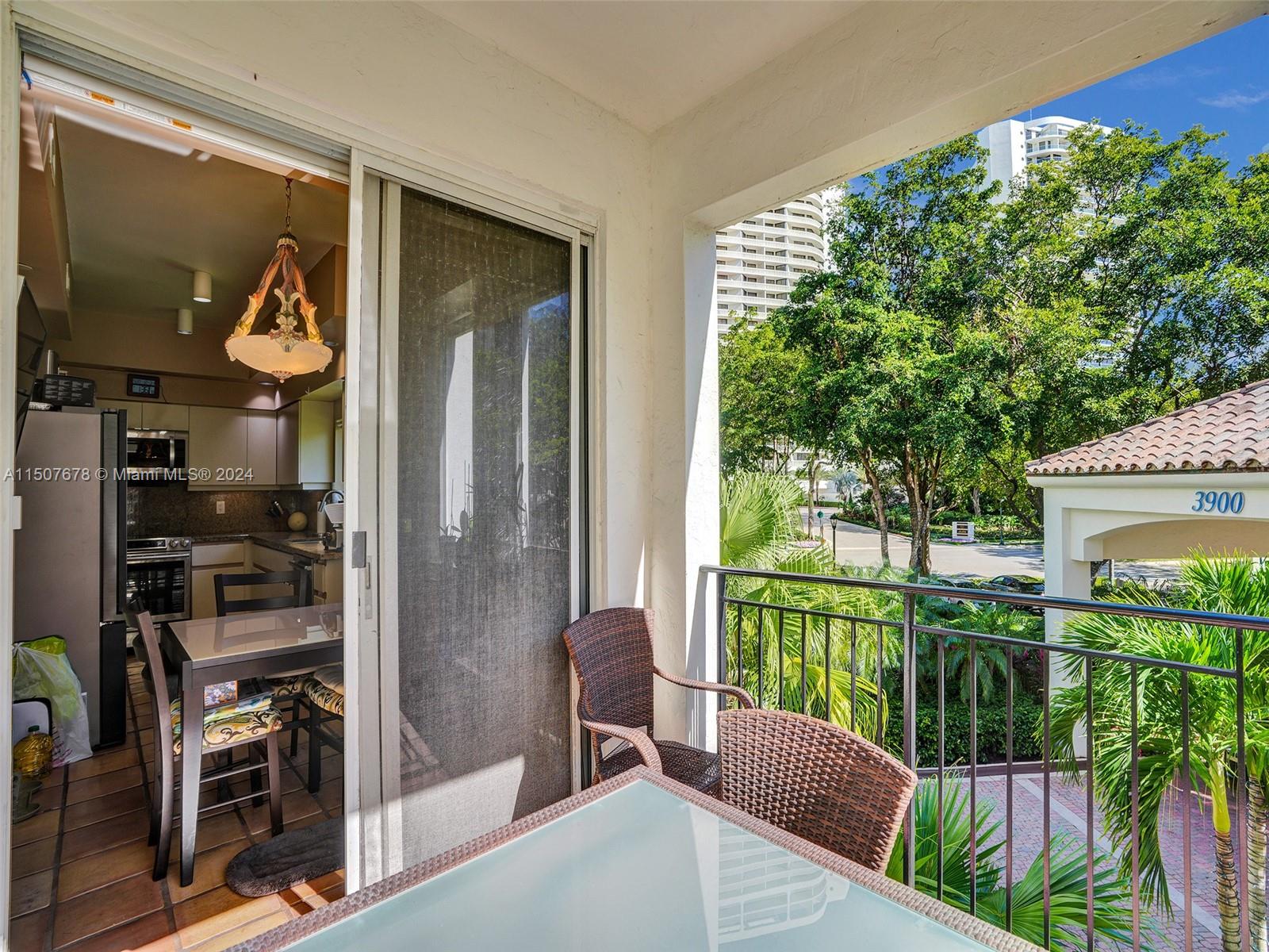 3900 Island Blvd B208, Aventura, Florida 33160, 2 Bedrooms Bedrooms, ,2 BathroomsBathrooms,Residential,For Sale,3900 Island Blvd B208,A11507678