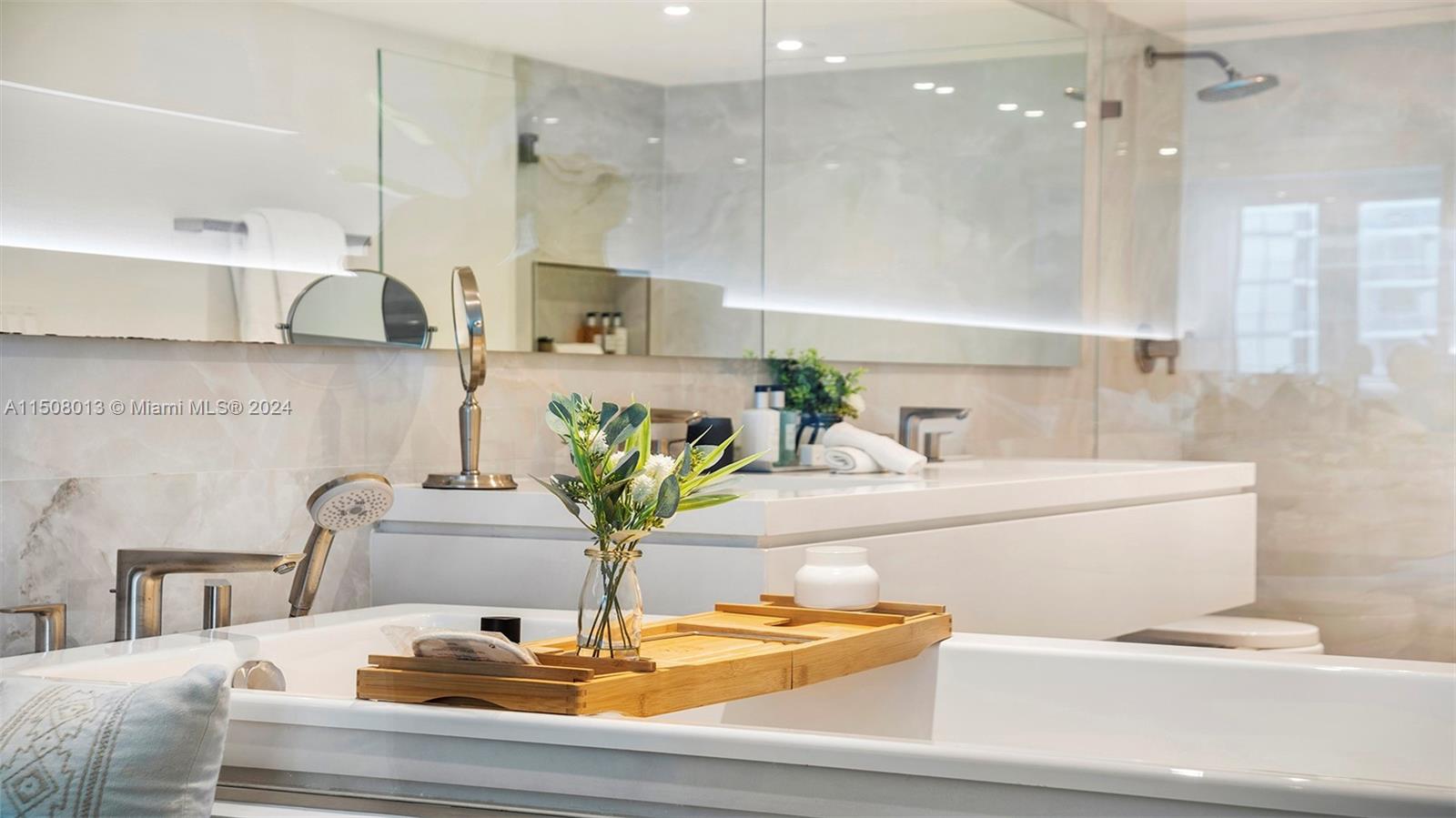 Miami Beach, Florida 33139, 2 Bedrooms Bedrooms, ,2 BathroomsBathrooms,Residentiallease,For Rent,A11508013