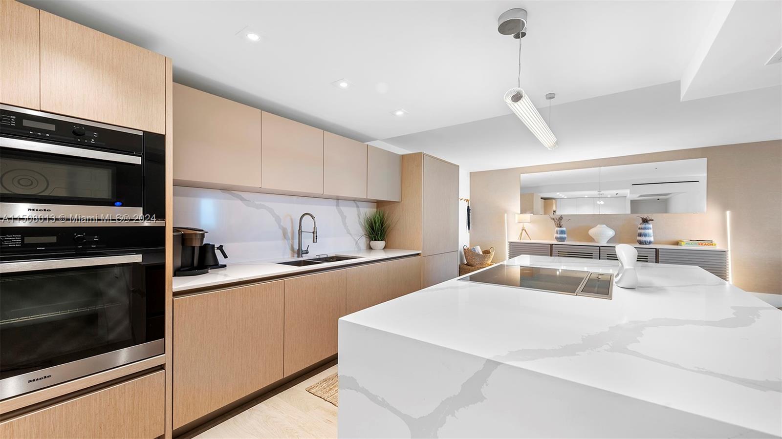 Miami Beach, Florida 33139, 2 Bedrooms Bedrooms, ,2 BathroomsBathrooms,Residentiallease,For Rent,A11508013