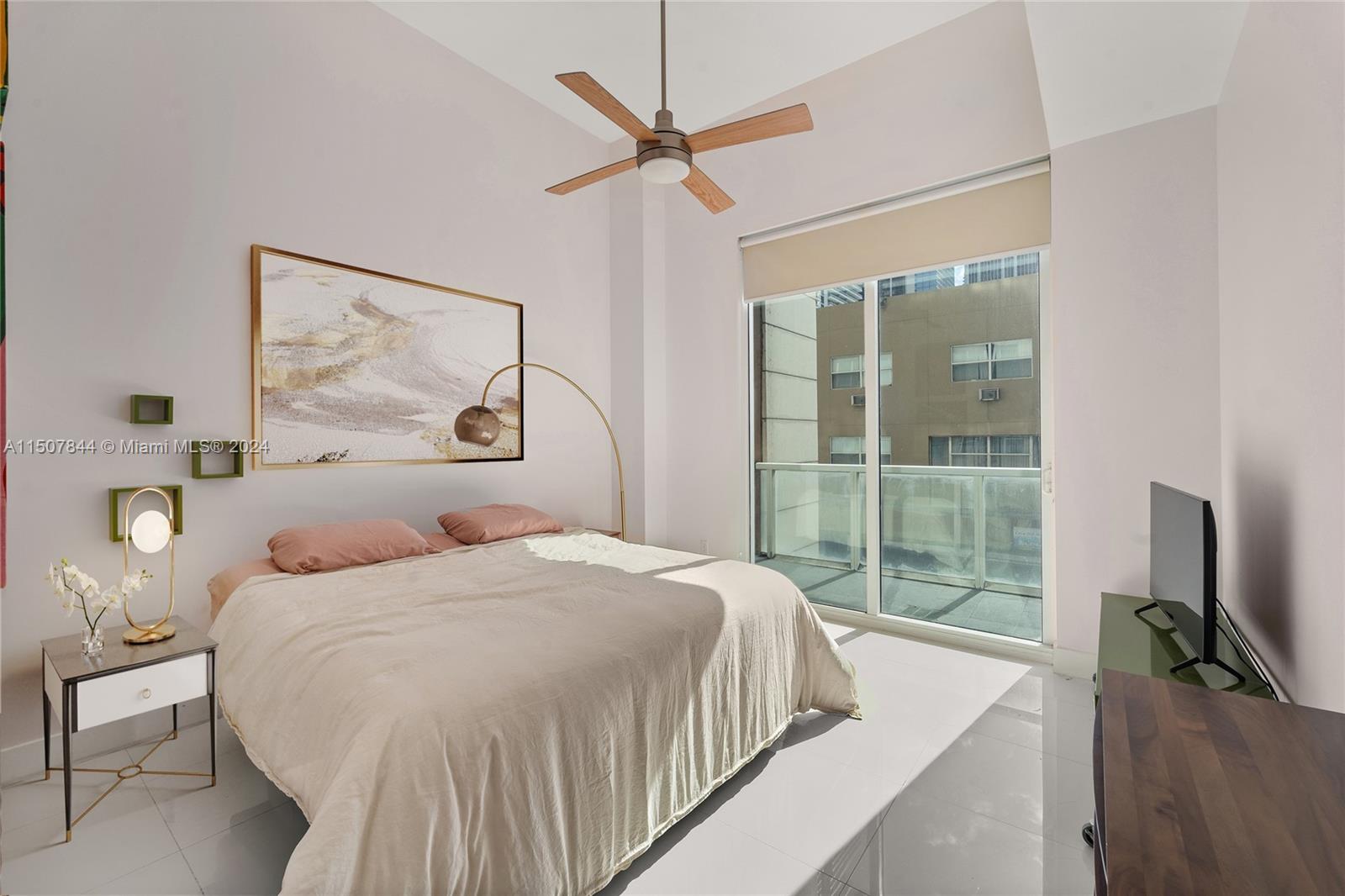 253 NE 2nd St S209, Miami, Florida 33132, 1 Bedroom Bedrooms, ,2 BathroomsBathrooms,Residential,For Sale,253 NE 2nd St S209,A11507844