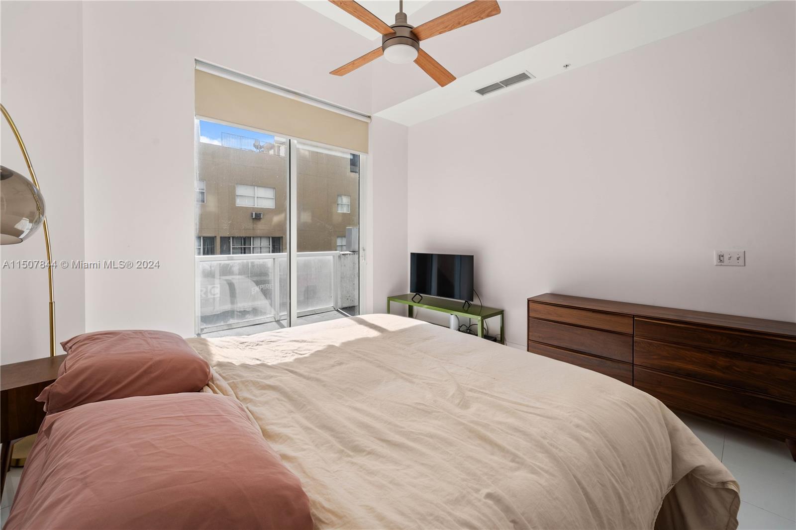 253 NE 2nd St S209, Miami, Florida 33132, 1 Bedroom Bedrooms, ,2 BathroomsBathrooms,Residential,For Sale,253 NE 2nd St S209,A11507844