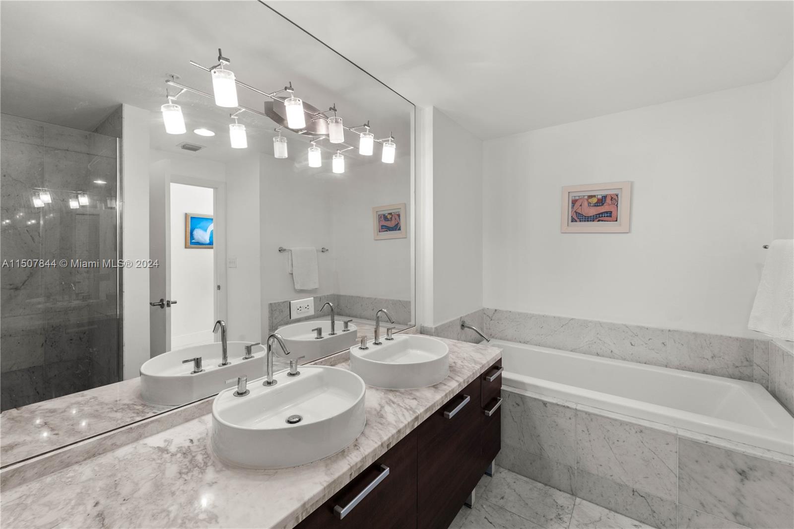 253 NE 2nd St S209, Miami, Florida 33132, 1 Bedroom Bedrooms, ,2 BathroomsBathrooms,Residential,For Sale,253 NE 2nd St S209,A11507844