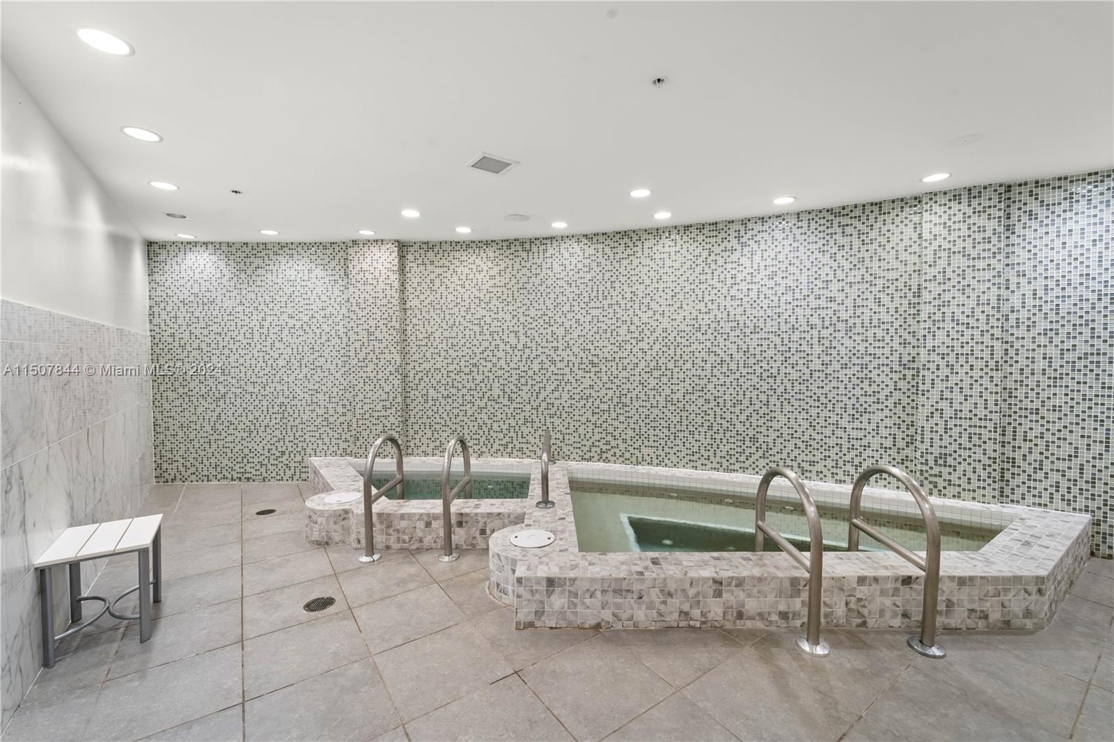 253 NE 2nd St S209, Miami, Florida 33132, 1 Bedroom Bedrooms, ,2 BathroomsBathrooms,Residential,For Sale,253 NE 2nd St S209,A11507844