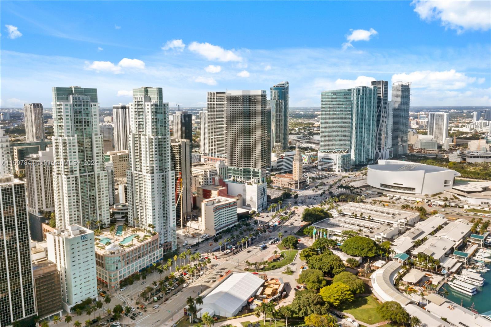 253 NE 2nd St S209, Miami, Florida 33132, 1 Bedroom Bedrooms, ,2 BathroomsBathrooms,Residential,For Sale,253 NE 2nd St S209,A11507844