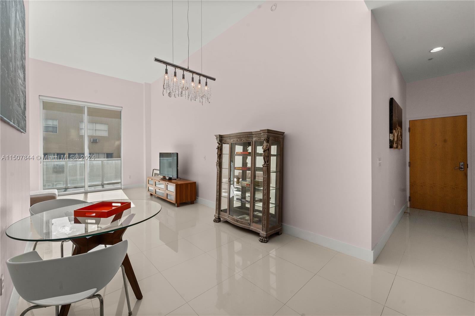 253 NE 2nd St S209, Miami, Florida 33132, 1 Bedroom Bedrooms, ,2 BathroomsBathrooms,Residential,For Sale,253 NE 2nd St S209,A11507844