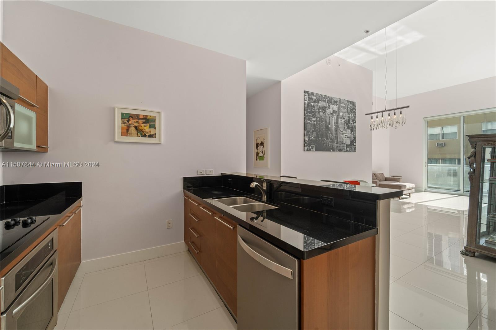 253 NE 2nd St S209, Miami, Florida 33132, 1 Bedroom Bedrooms, ,2 BathroomsBathrooms,Residential,For Sale,253 NE 2nd St S209,A11507844