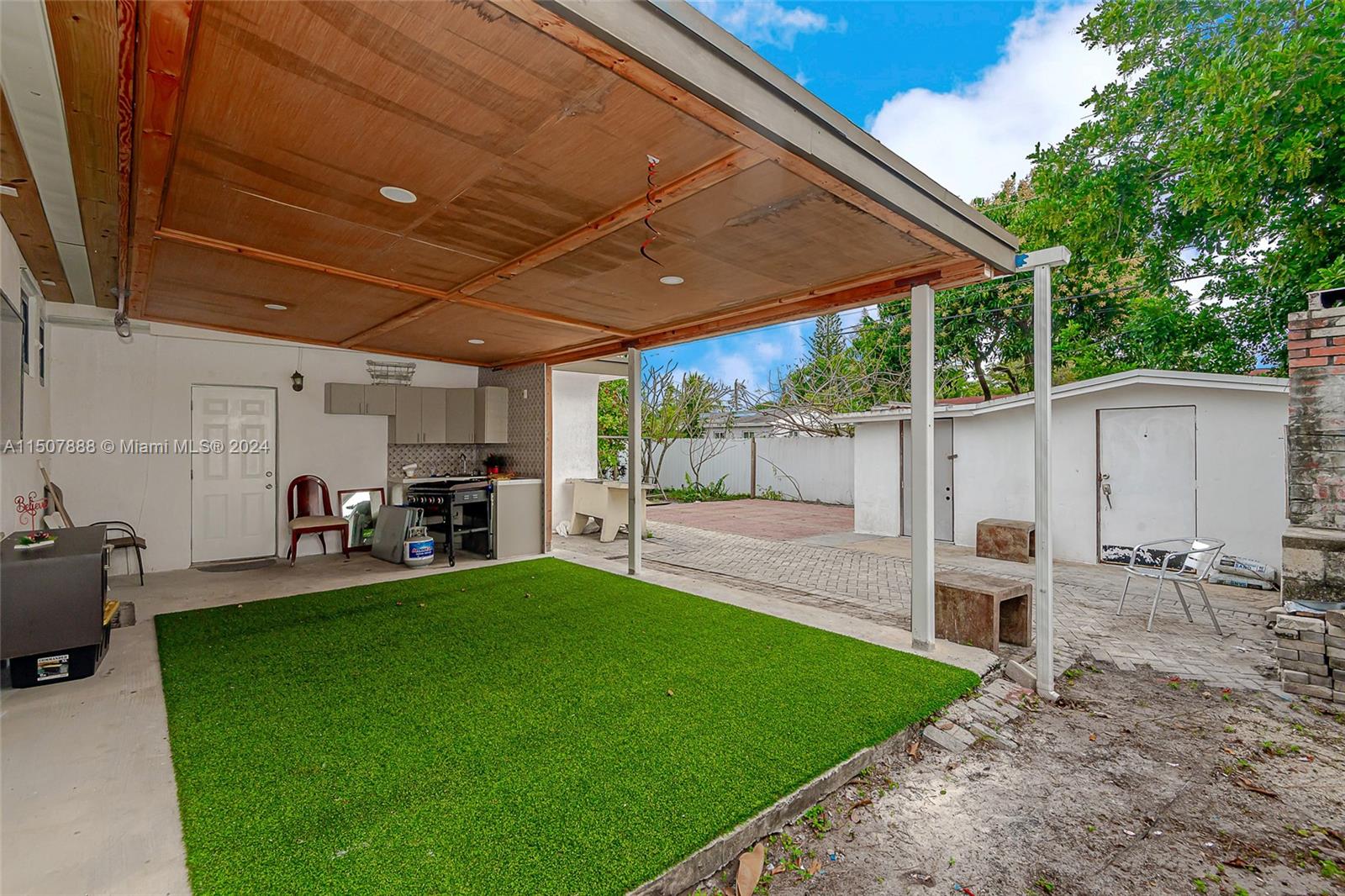 2280 43rd Ter, Fort Lauderdale, FL, 33317 United States, 4 Bedrooms Bedrooms, ,3 BathroomsBathrooms,Residential,For Sale,43rd Ter,A11507888