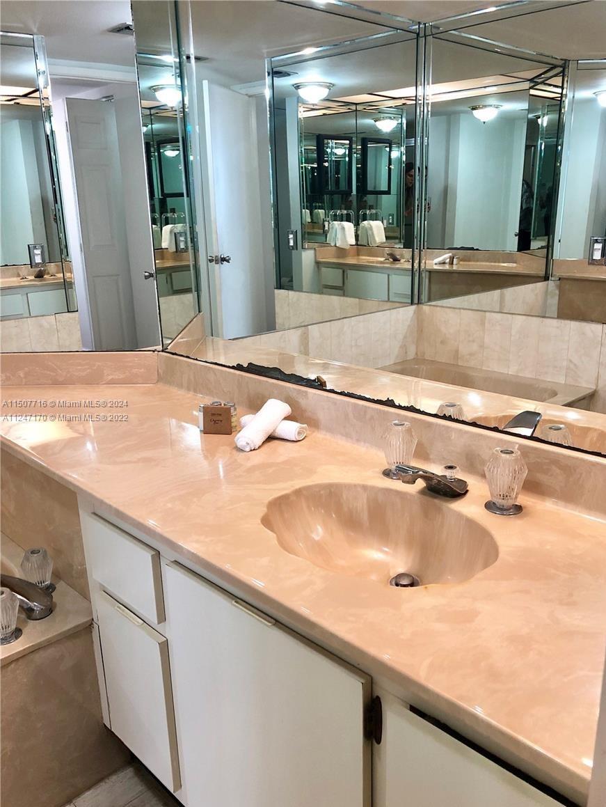 1717 N Bayshore dr A-2539, Miami, Florida 33132, 1 Bedroom Bedrooms, ,1 BathroomBathrooms,Residential,For Sale,1717 N Bayshore dr A-2539,A11507716