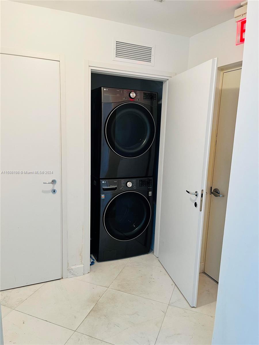 50 S Pointe Dr 2605, Miami Beach, Florida 33139, 2 Bedrooms Bedrooms, ,2 BathroomsBathrooms,Residentiallease,For Rent,50 S Pointe Dr 2605,A11508198