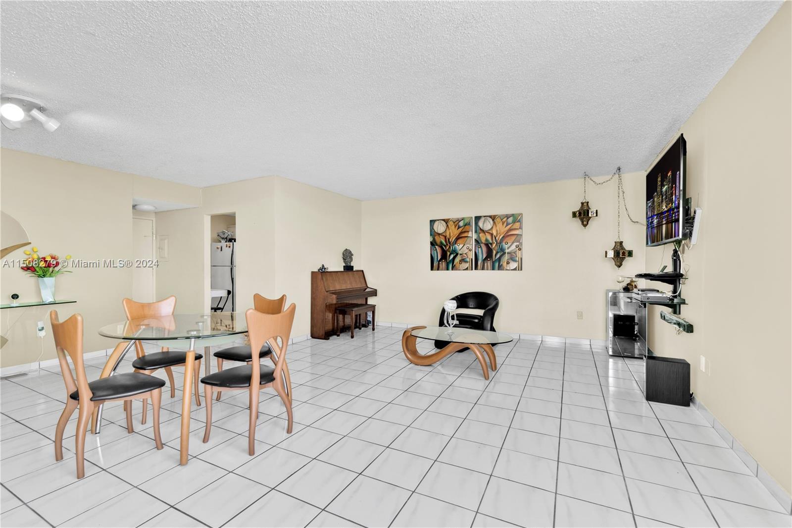 2899 Collins Ave 612, Miami Beach, Florida 33140, 2 Bedrooms Bedrooms, ,2 BathroomsBathrooms,Residential,For Sale,2899 Collins Ave 612,A11508279