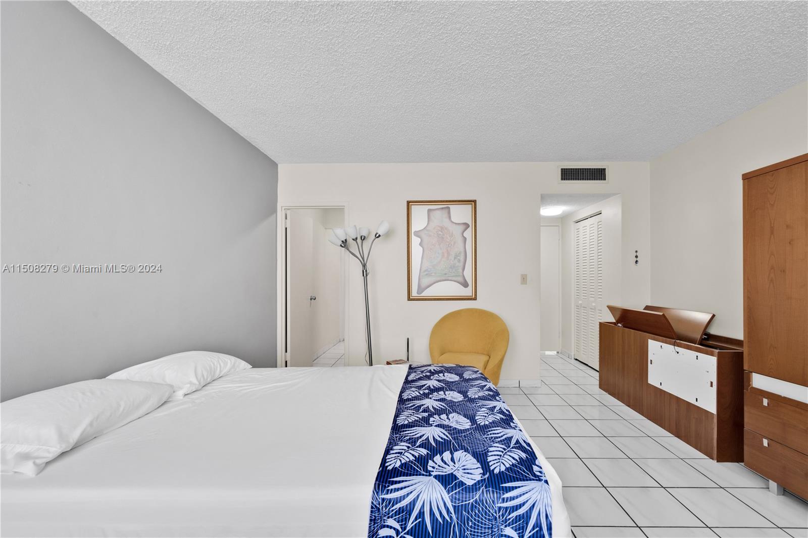 2899 Collins Ave 612, Miami Beach, Florida 33140, 2 Bedrooms Bedrooms, ,2 BathroomsBathrooms,Residential,For Sale,2899 Collins Ave 612,A11508279