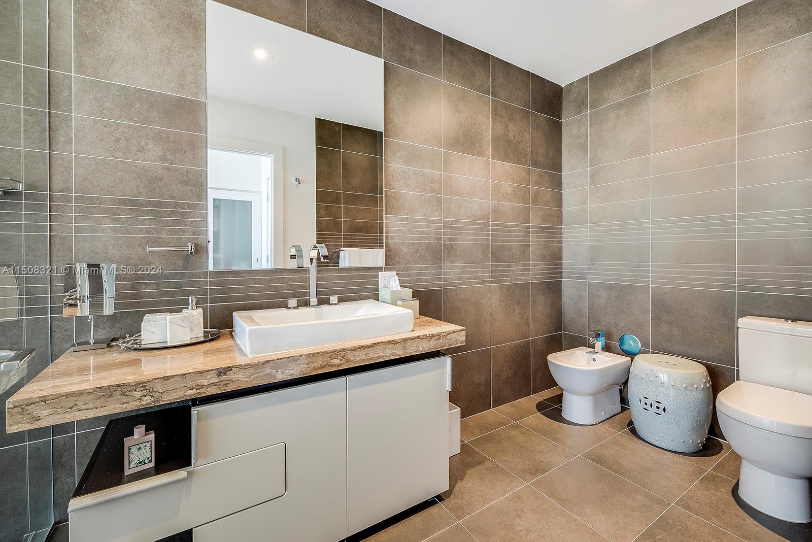 2100 Park Ave 401, Miami Beach, Florida 33139, 3 Bedrooms Bedrooms, ,2 BathroomsBathrooms,Residentiallease,For Rent,2100 Park Ave 401,A11508321