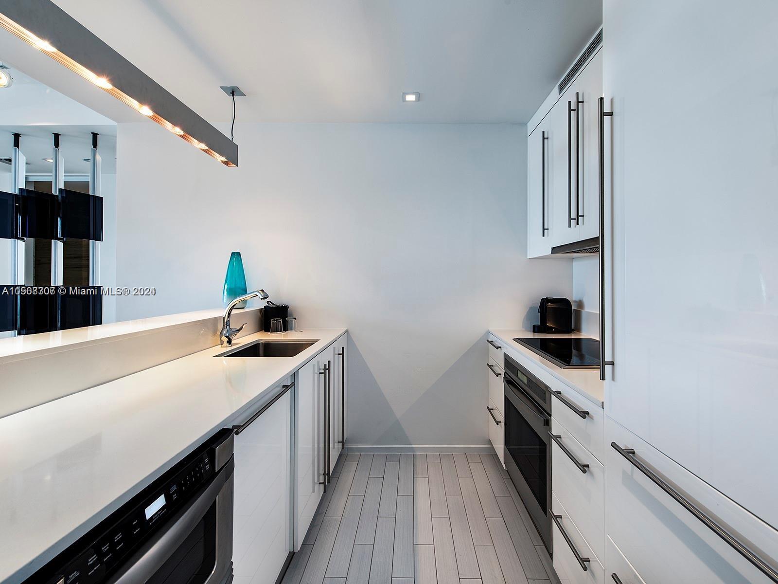 2201 Collins Ave 1519, Miami Beach, Florida 33139, 2 Bedrooms Bedrooms, ,1 BathroomBathrooms,Residential,For Sale,2201 Collins Ave 1519,A11508307