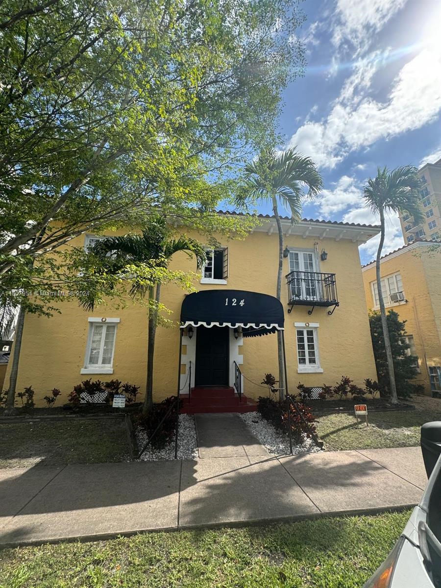 Photo of 124 Mendoza Ave 8, Coral Gables, FL 33134