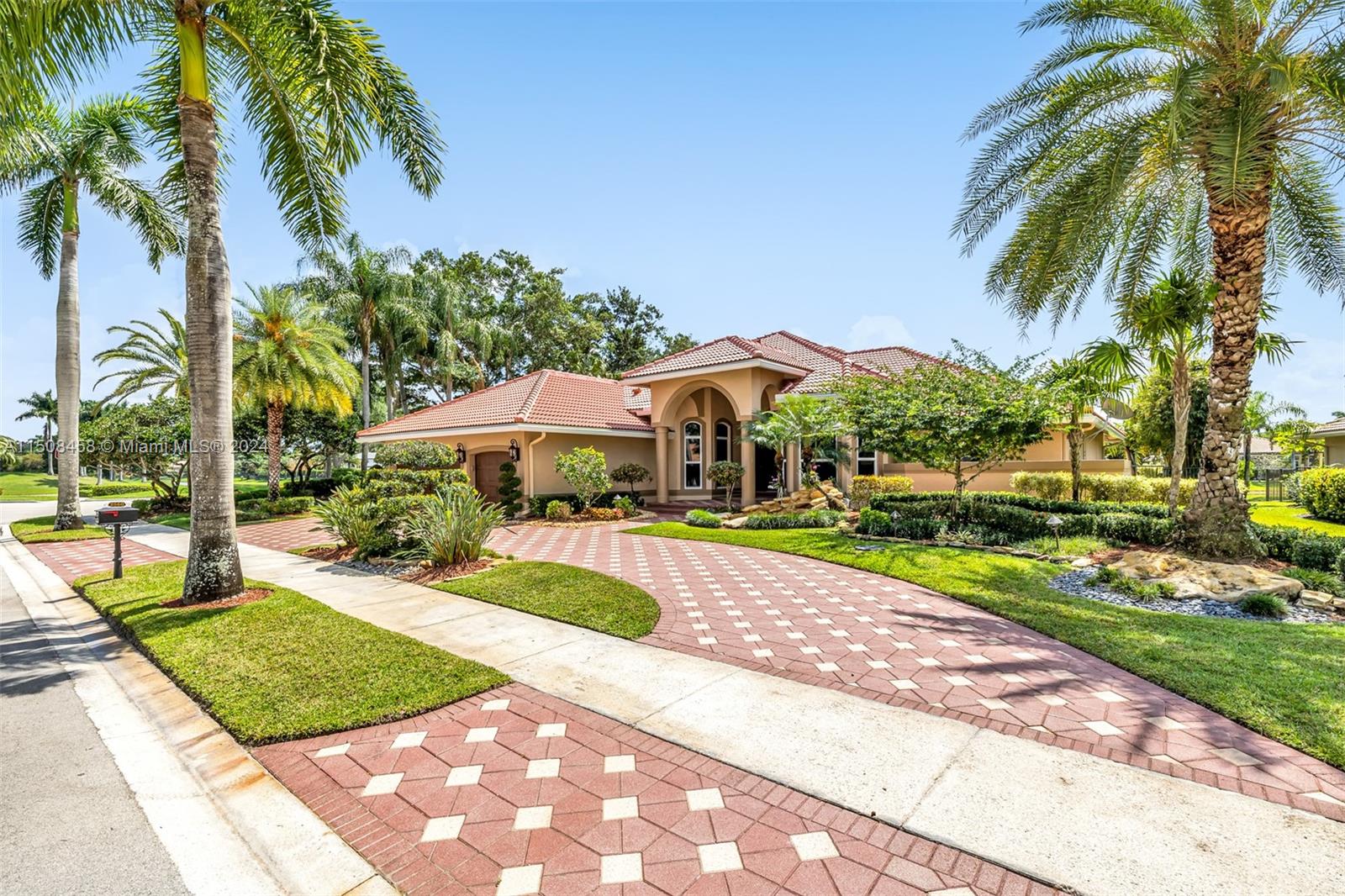 2560 Mayfair Ln, Weston, FL, 33327 United States, 5 Bedrooms Bedrooms, ,3 BathroomsBathrooms,Residential,For Sale,Mayfair Ln,A11508458