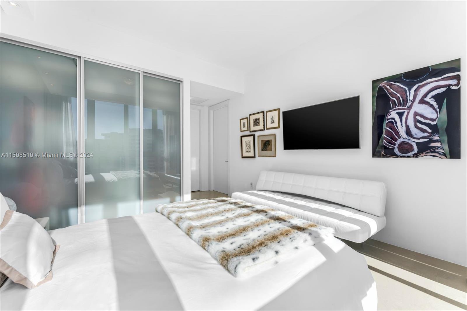 5959 Collins Ave, Miami Beach, FL, 33140 United States, 3 Bedrooms Bedrooms, ,4 BathroomsBathrooms,Residential,For Sale,Collins Ave,A11508510