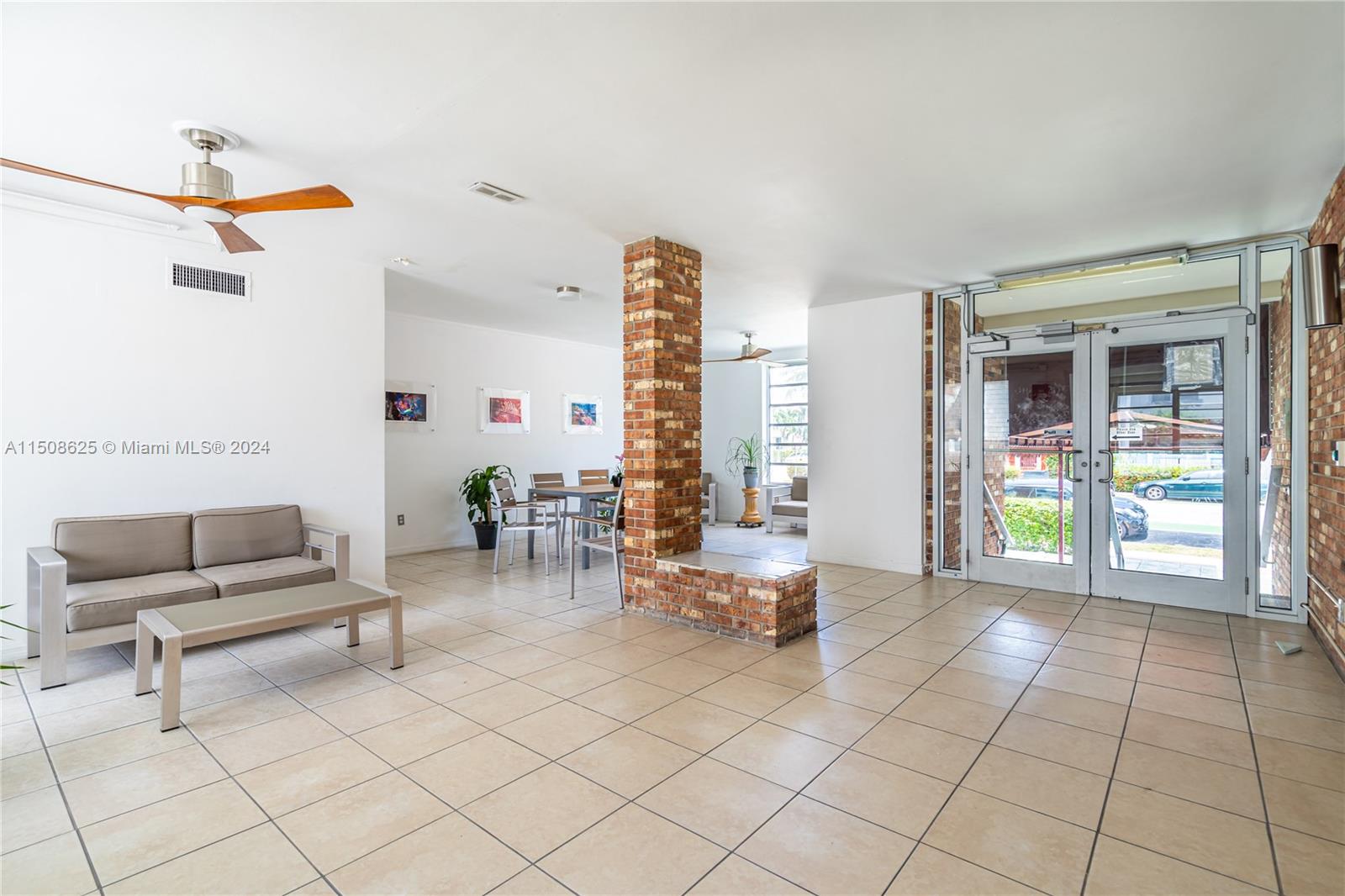 Miami Beach, Florida 33139, 1 Bedroom Bedrooms, ,1 BathroomBathrooms,Residential,For Sale,A11508625