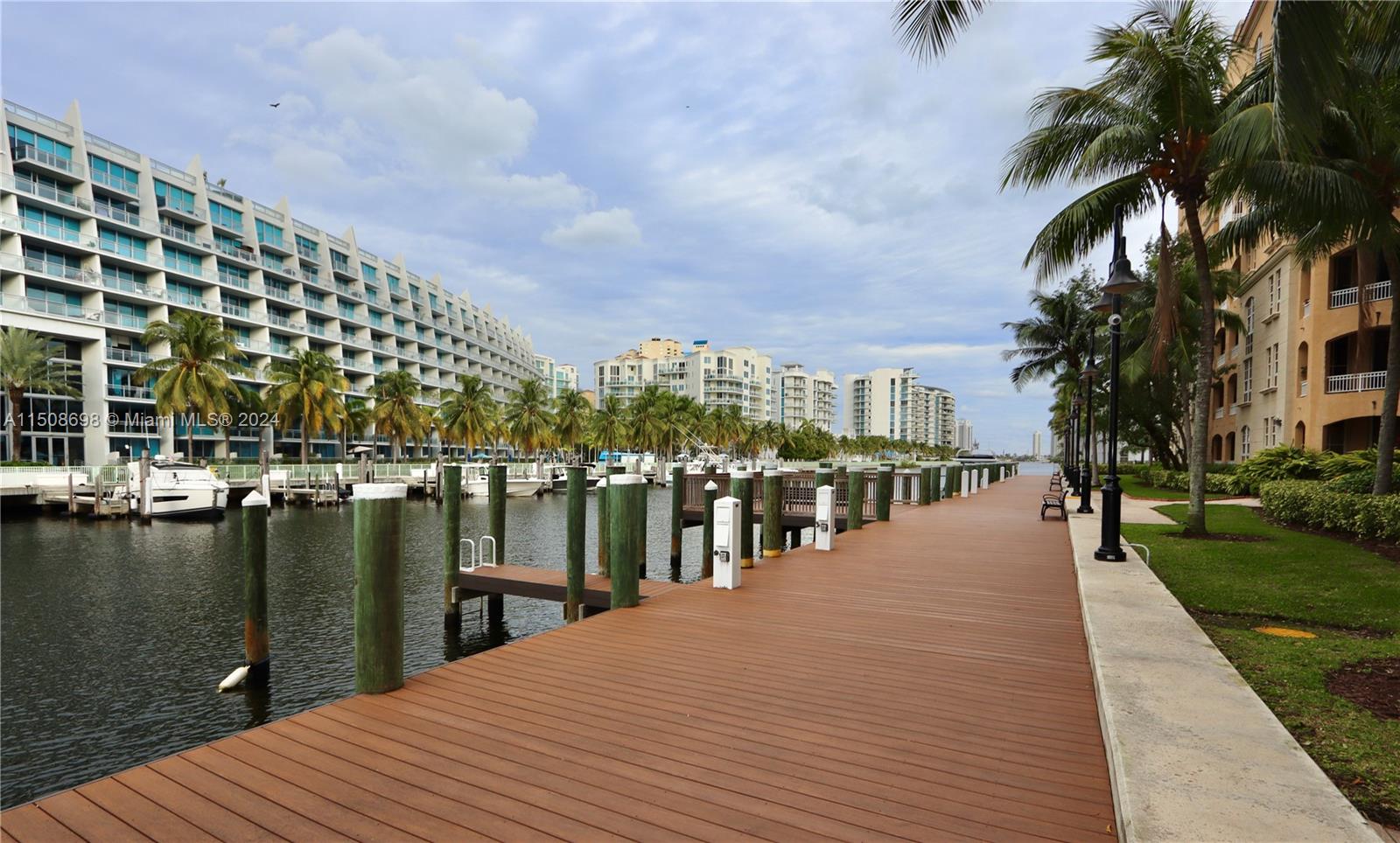 3001 185th St, Aventura, FL, 33180 United States, 1 Bedroom Bedrooms, ,1 BathroomBathrooms,Residential,For Sale,185th St,A11508698