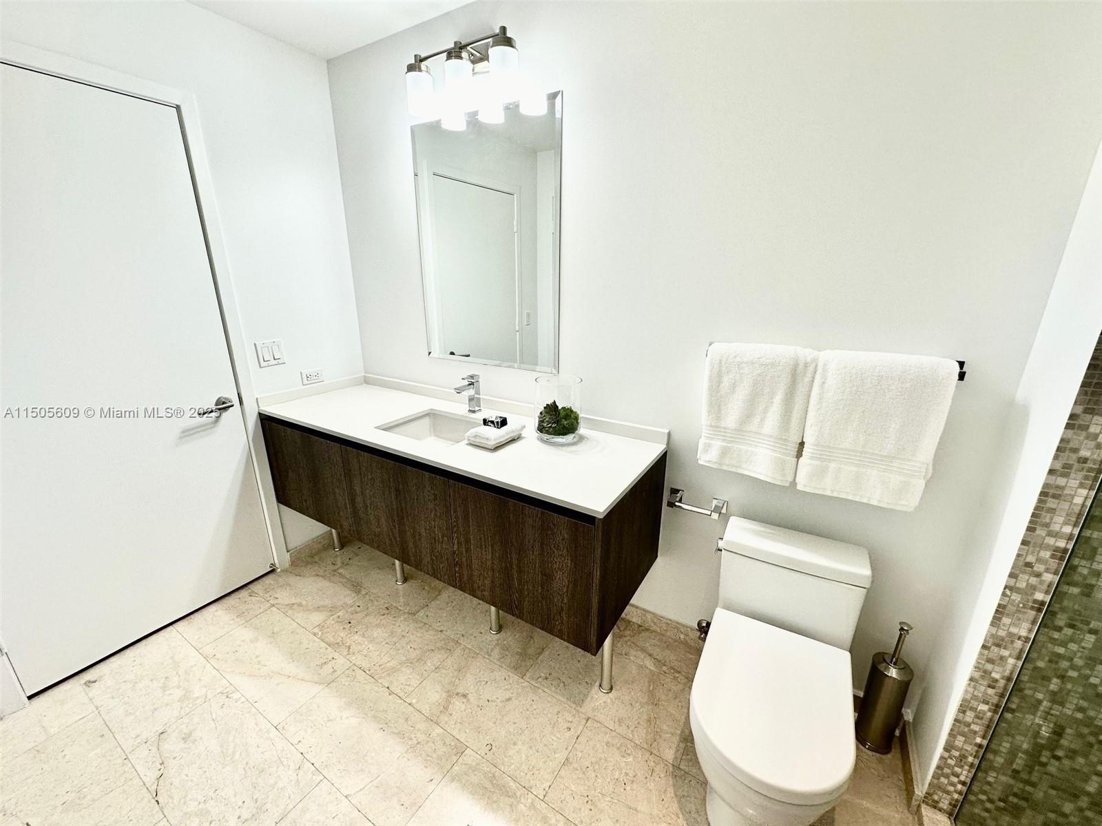 88 SW 7th St 1103, Miami, Florida 33130, 2 Bedrooms Bedrooms, ,2 BathroomsBathrooms,Residential,For Sale,88 SW 7th St 1103,A11505609