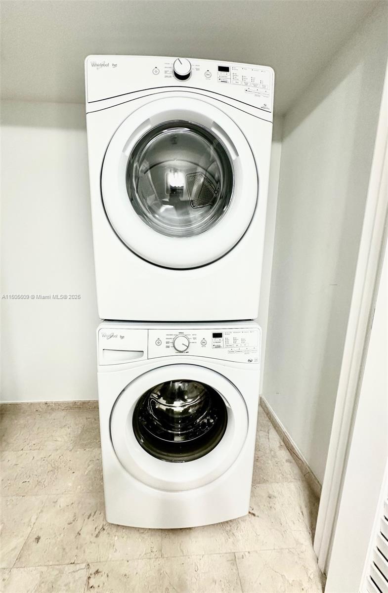 88 SW 7th St 1103, Miami, Florida 33130, 2 Bedrooms Bedrooms, ,2 BathroomsBathrooms,Residential,For Sale,88 SW 7th St 1103,A11505609