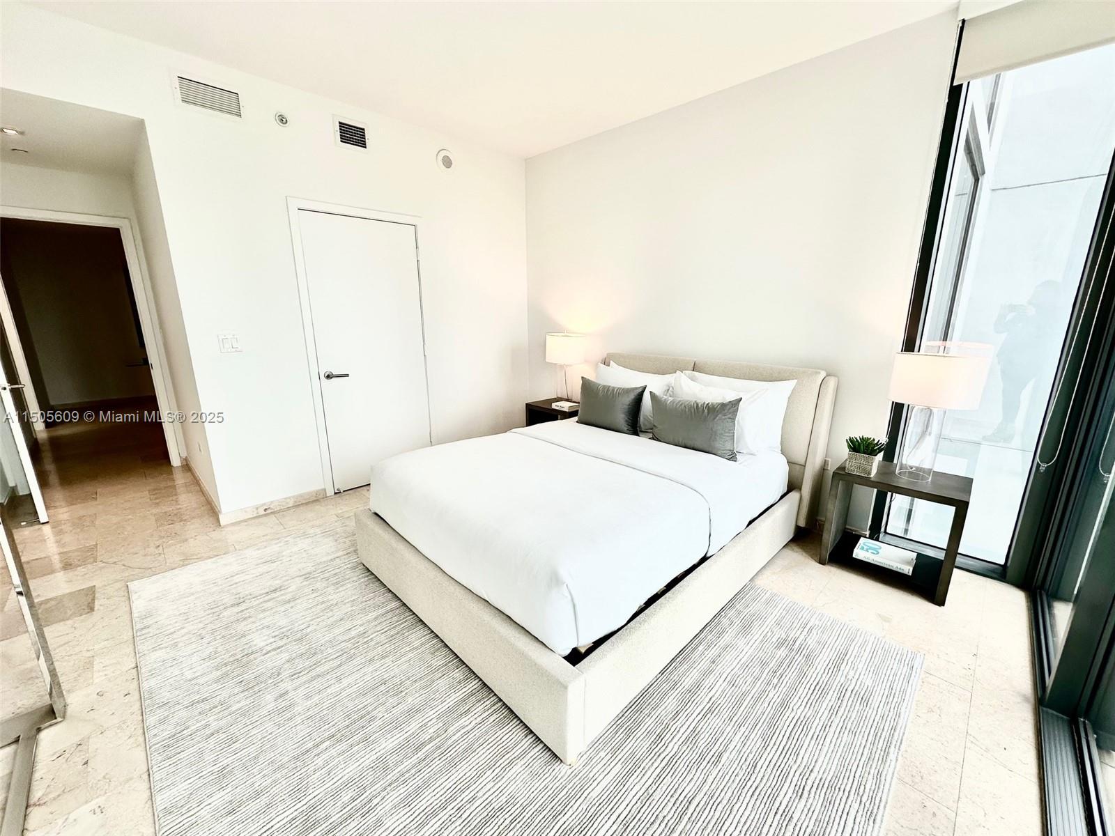 88 SW 7th St 1103, Miami, Florida 33130, 2 Bedrooms Bedrooms, ,2 BathroomsBathrooms,Residential,For Sale,88 SW 7th St 1103,A11505609