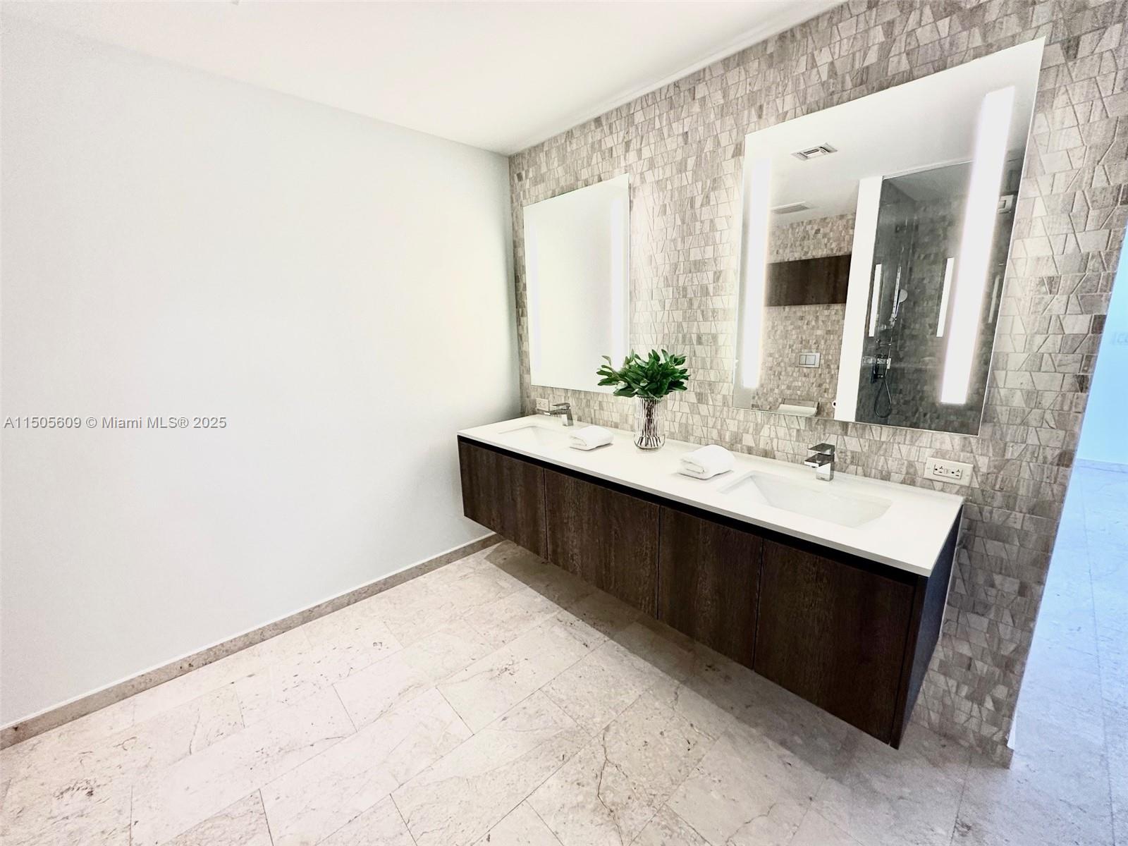 88 SW 7th St 1103, Miami, Florida 33130, 2 Bedrooms Bedrooms, ,2 BathroomsBathrooms,Residential,For Sale,88 SW 7th St 1103,A11505609