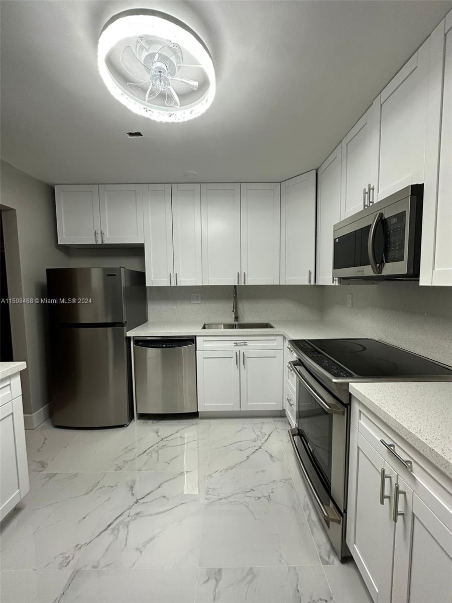 1833 S Ocean Dr 405, Hallandale Beach, Florida 33009, 1 Bedroom Bedrooms, ,1 BathroomBathrooms,Residential,For Sale,1833 S Ocean Dr 405,A11508468