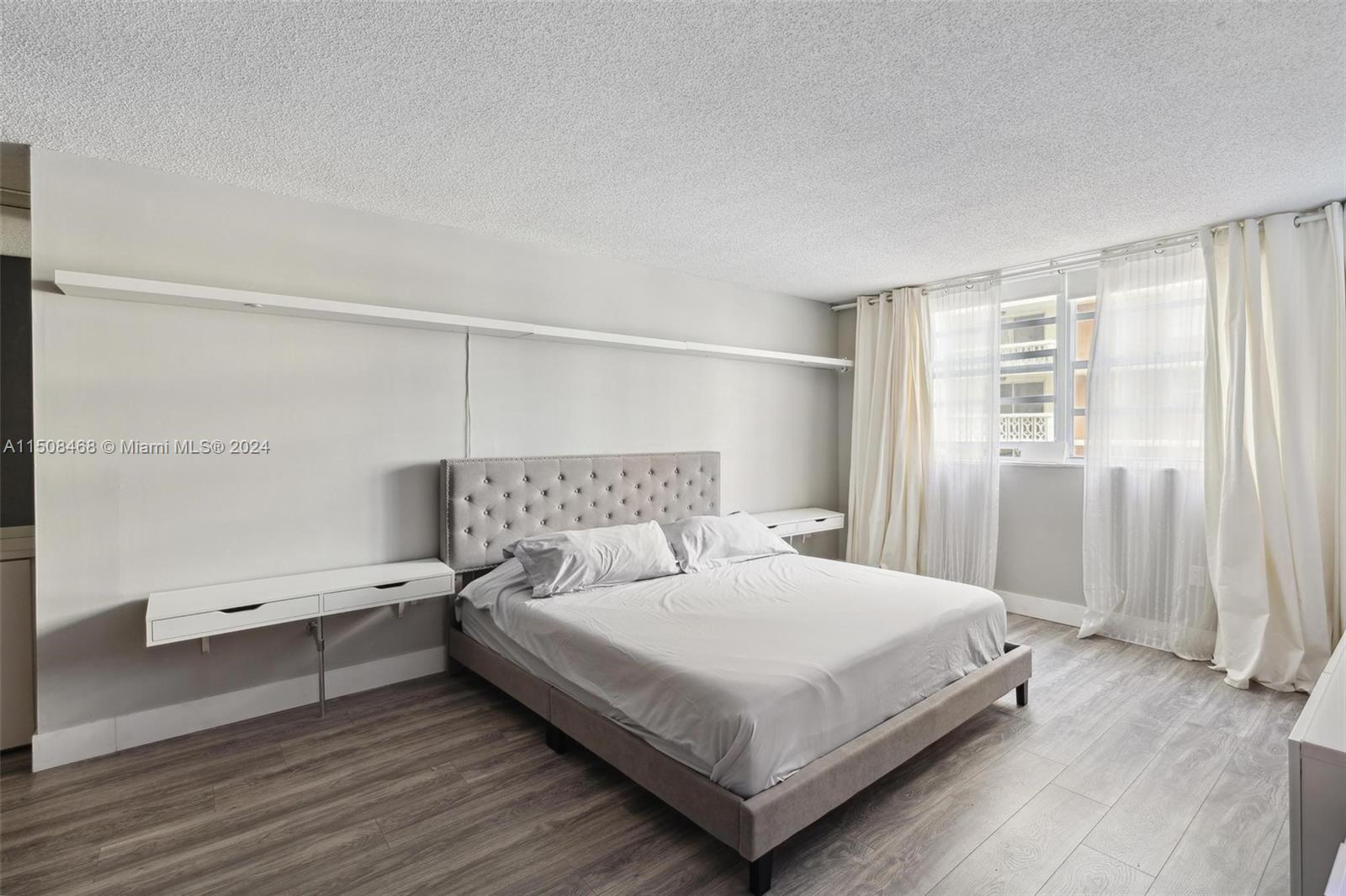 1833 S Ocean Dr 405, Hallandale Beach, Florida 33009, 1 Bedroom Bedrooms, ,1 BathroomBathrooms,Residential,For Sale,1833 S Ocean Dr 405,A11508468