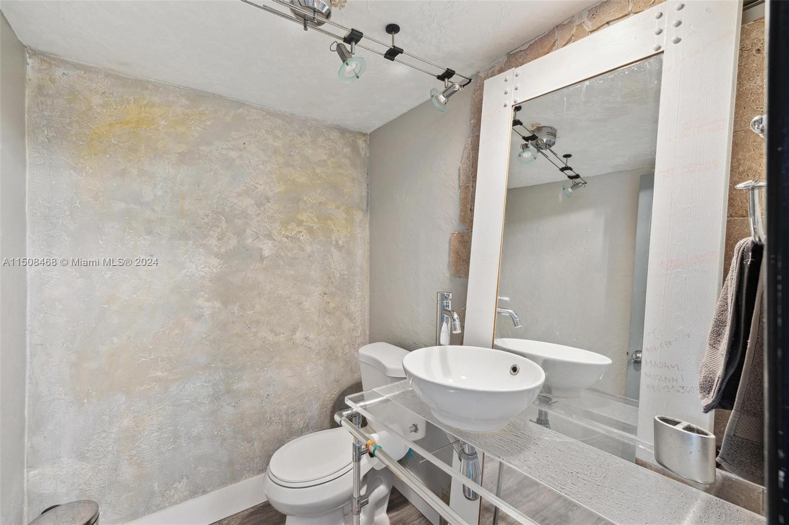 1833 S Ocean Dr 405, Hallandale Beach, Florida 33009, 1 Bedroom Bedrooms, ,1 BathroomBathrooms,Residential,For Sale,1833 S Ocean Dr 405,A11508468