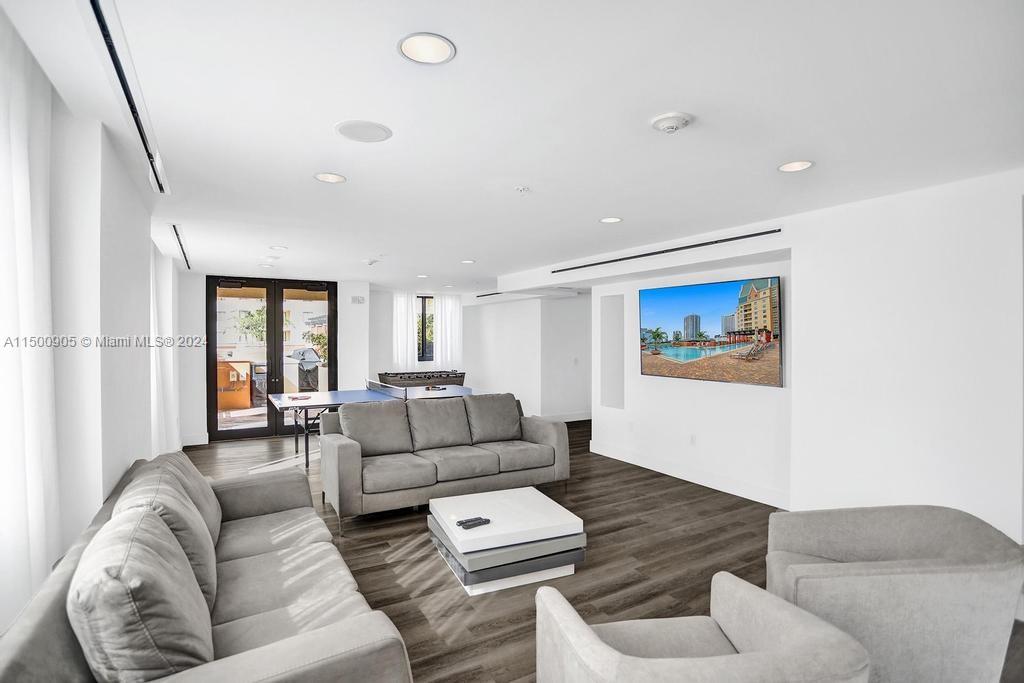 110 Federal Hwy, Fort Lauderdale, FL, 33301 United States, 2 Bedrooms Bedrooms, ,2 BathroomsBathrooms,Residential,For Sale,Federal Hwy,A11500905