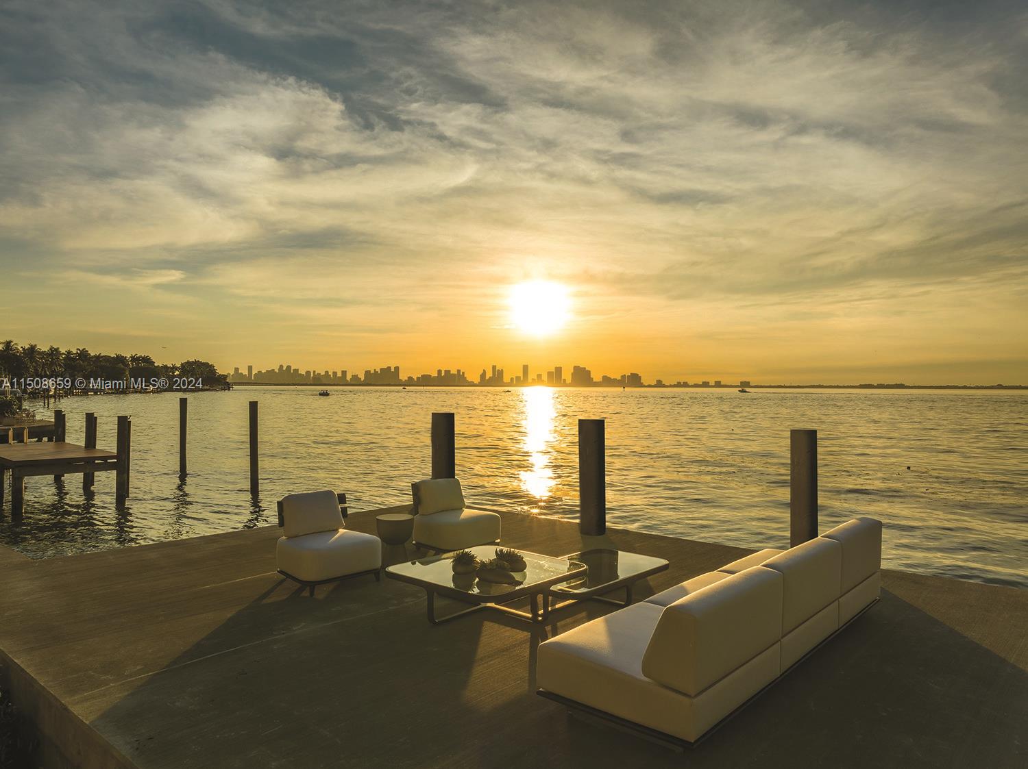 5310 N Bay Rd, Miami Beach, Florida 33140, 6 Bedrooms Bedrooms, ,8 BathroomsBathrooms,Residential,For Sale,5310 N Bay Rd,A11508659