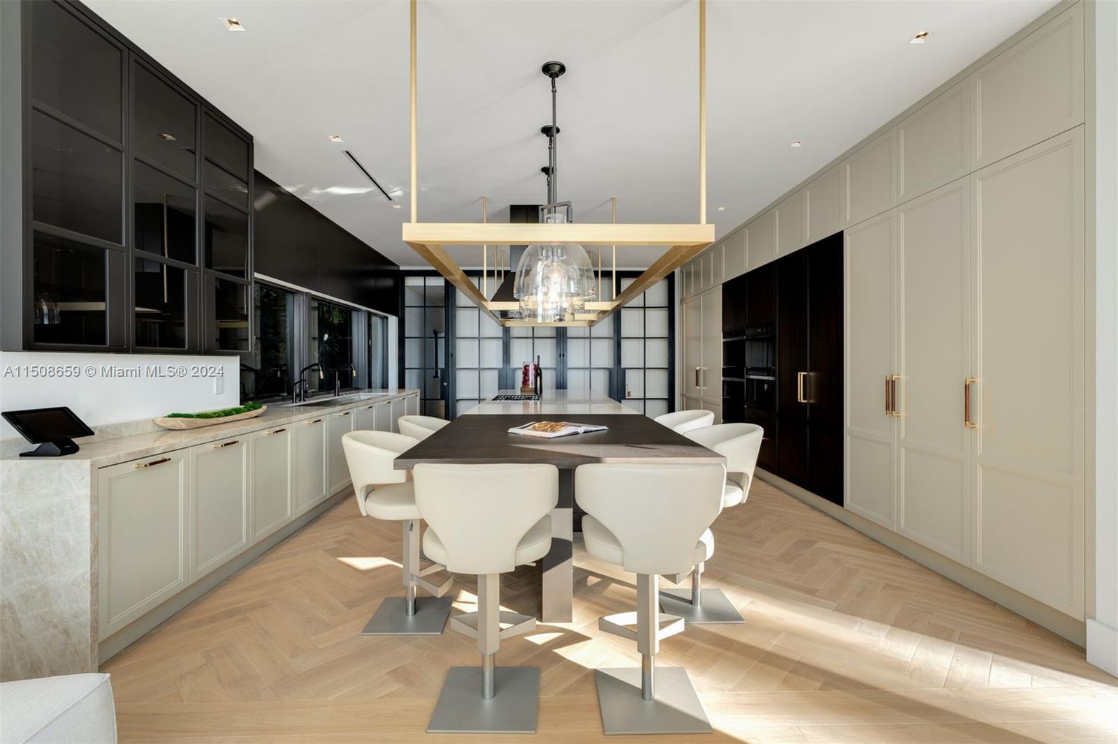 5310 N Bay Rd, Miami Beach, Florida 33140, 6 Bedrooms Bedrooms, ,8 BathroomsBathrooms,Residential,For Sale,5310 N Bay Rd,A11508659