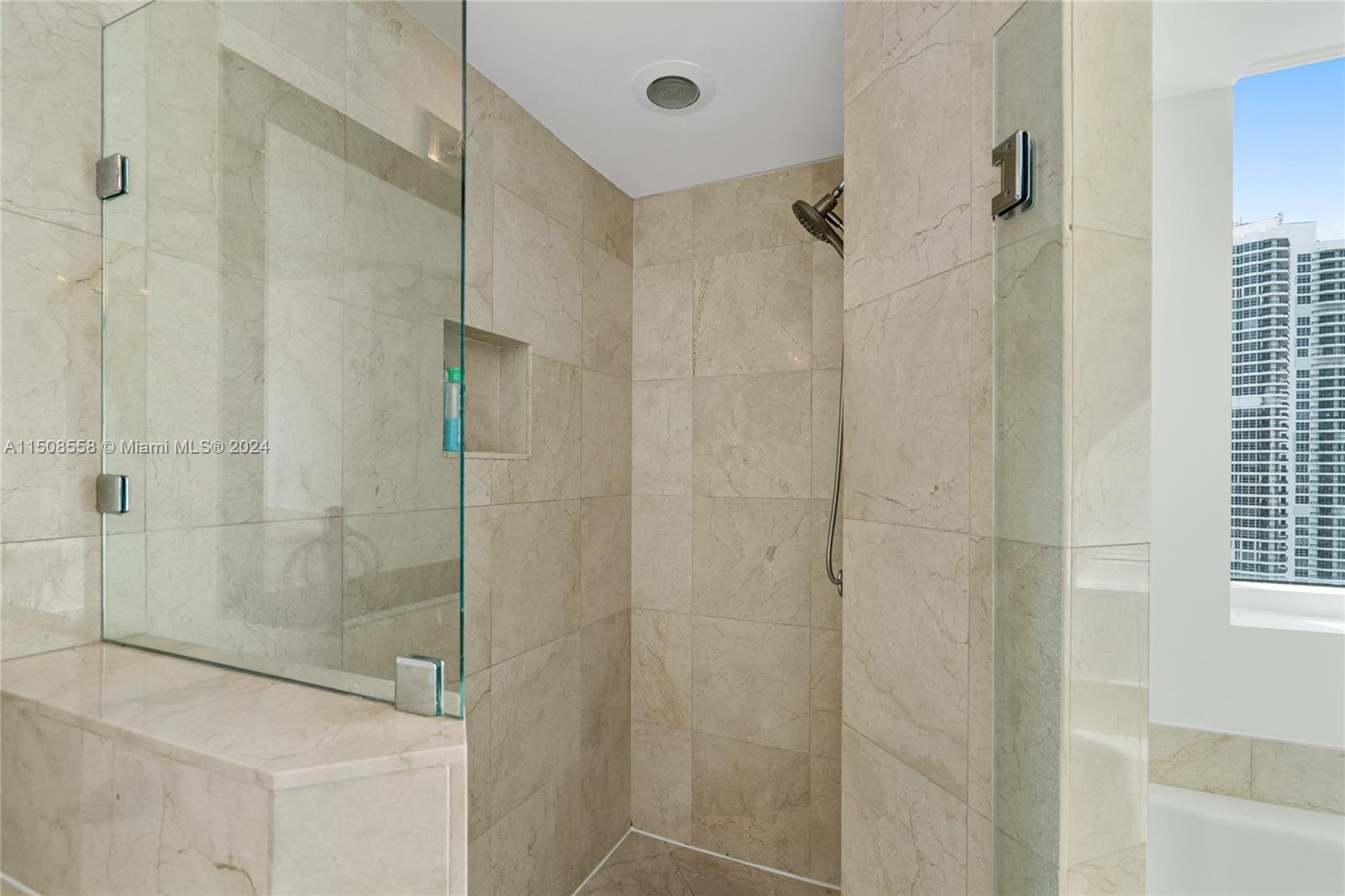 19400 Turnberry Way 1731, Aventura, Florida 33180, 3 Bedrooms Bedrooms, ,3 BathroomsBathrooms,Residentiallease,For Rent,19400 Turnberry Way 1731,A11508558